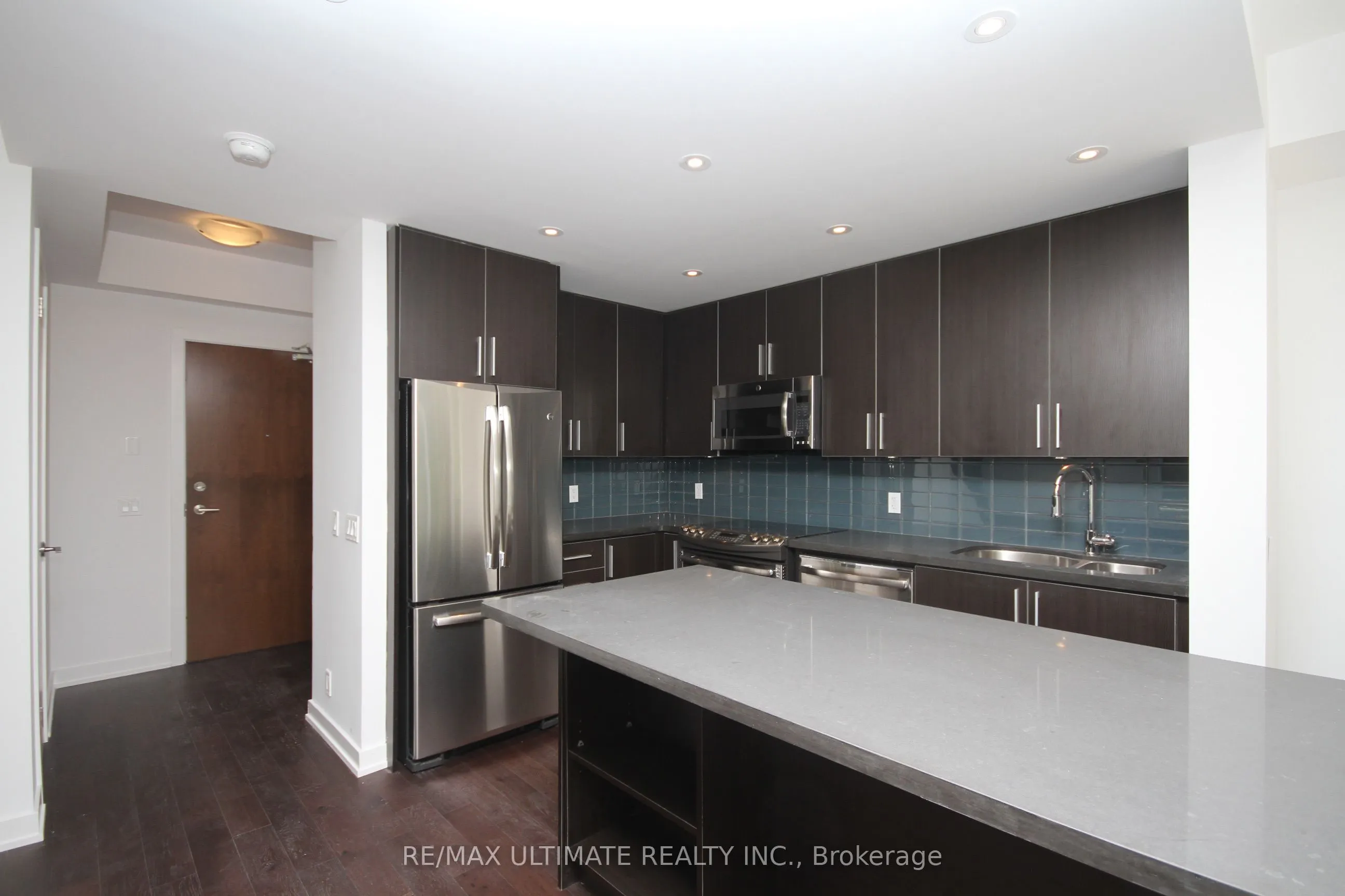 2212 Lake Shore Boulevard W #TH1