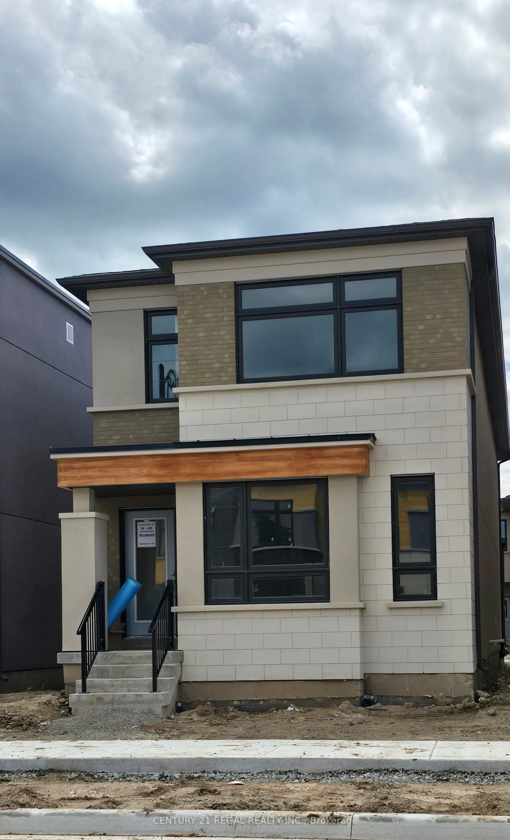 445 Tremblett Gate #36