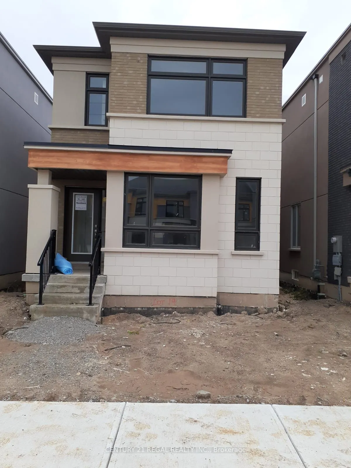 445 Tremblett Gate #36