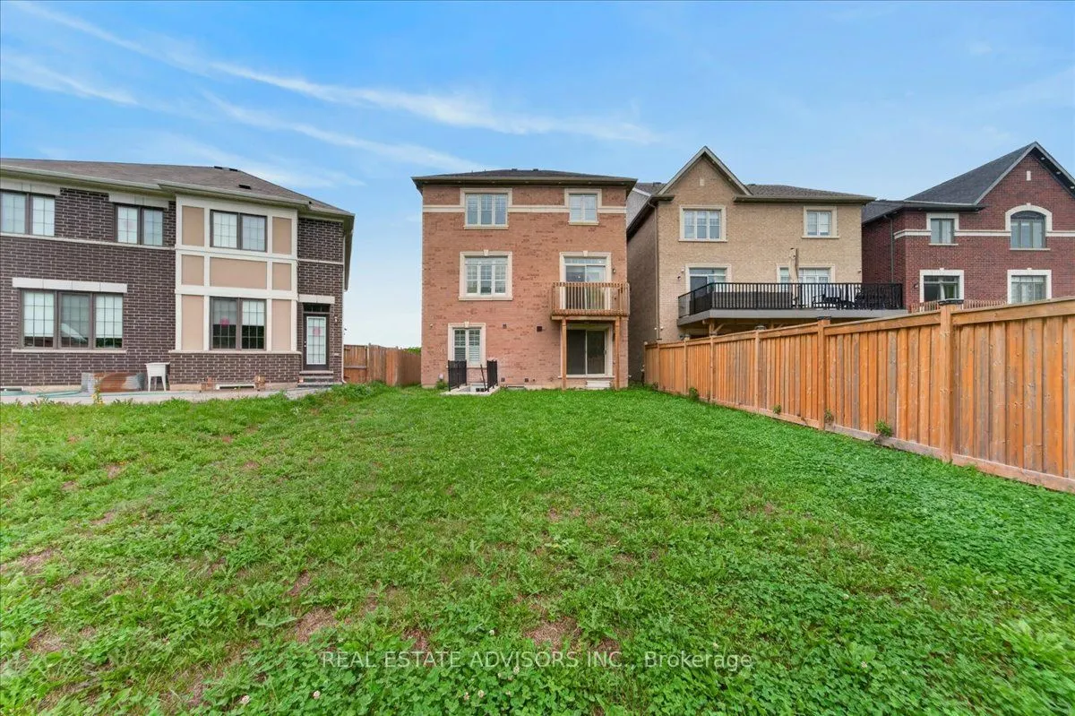574 Queen Mary Drive