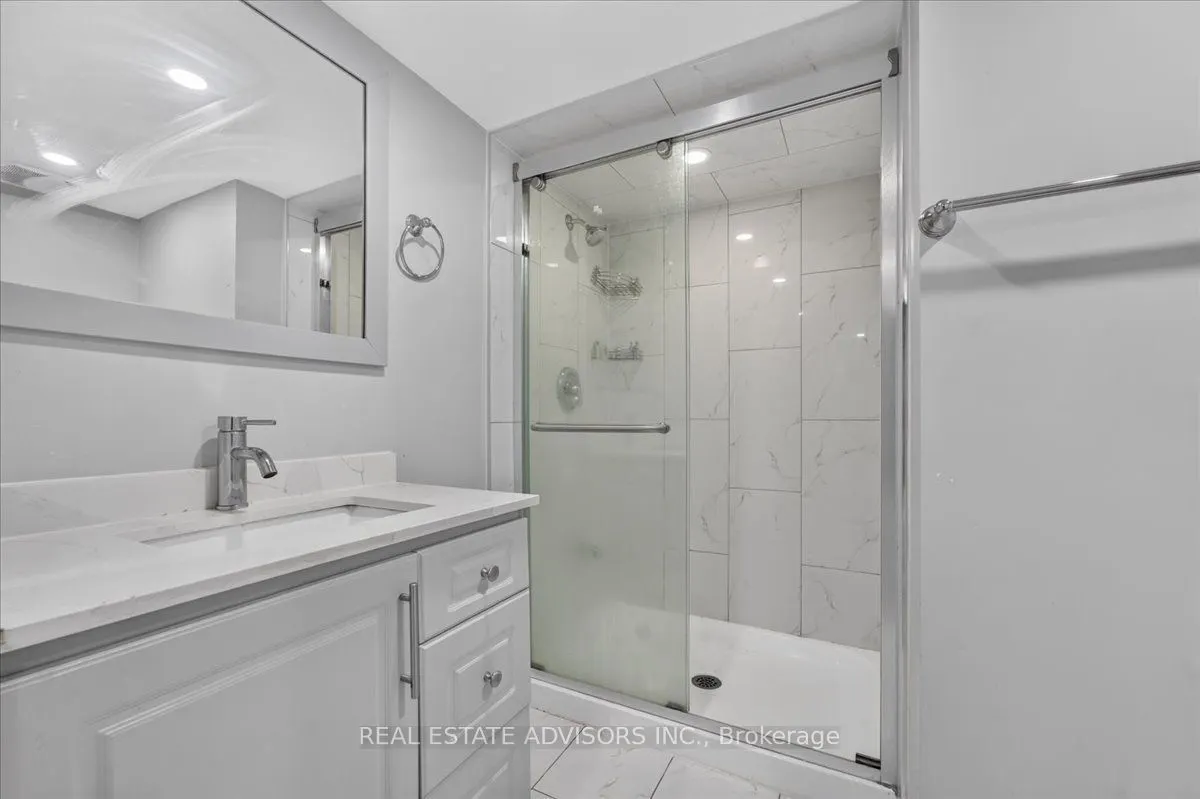 574 Queen Mary Drive