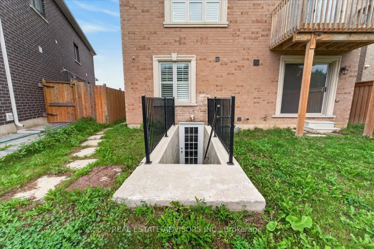 574 Queen Mary Drive