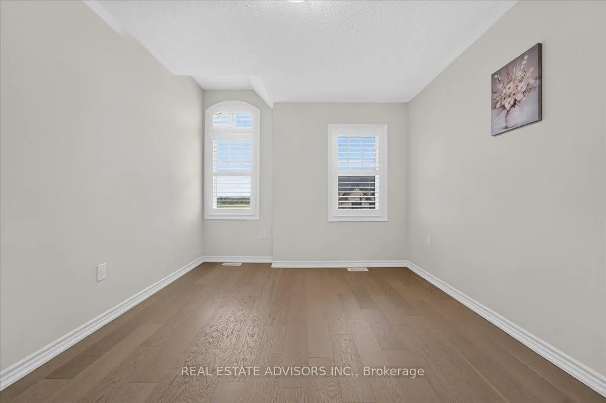 574 Queen Mary Drive