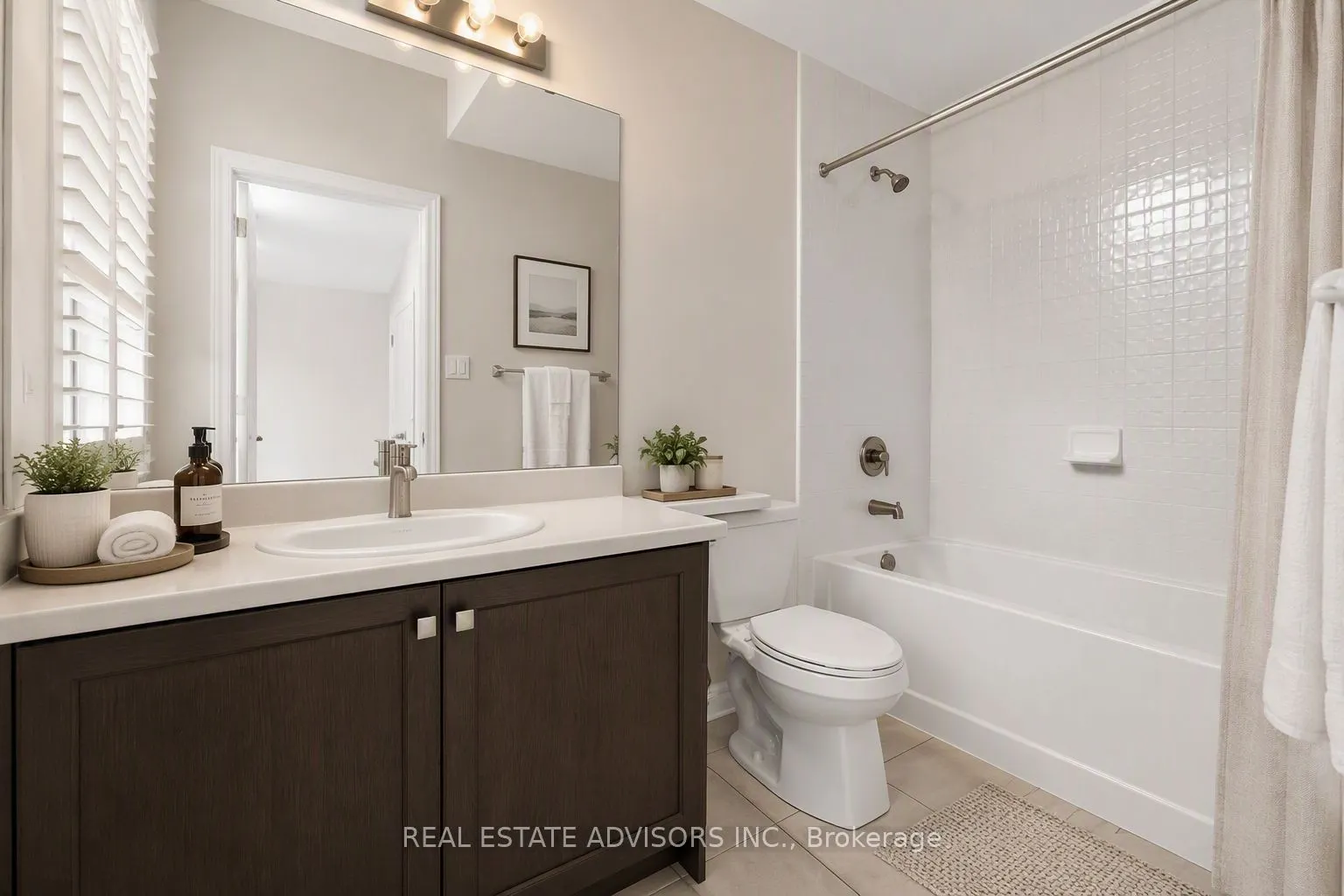 574 Queen Mary Drive