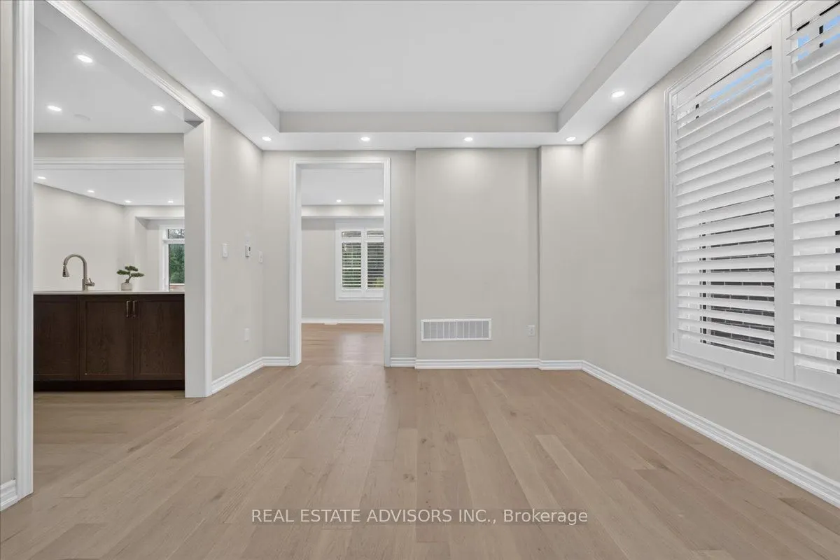 574 Queen Mary Drive