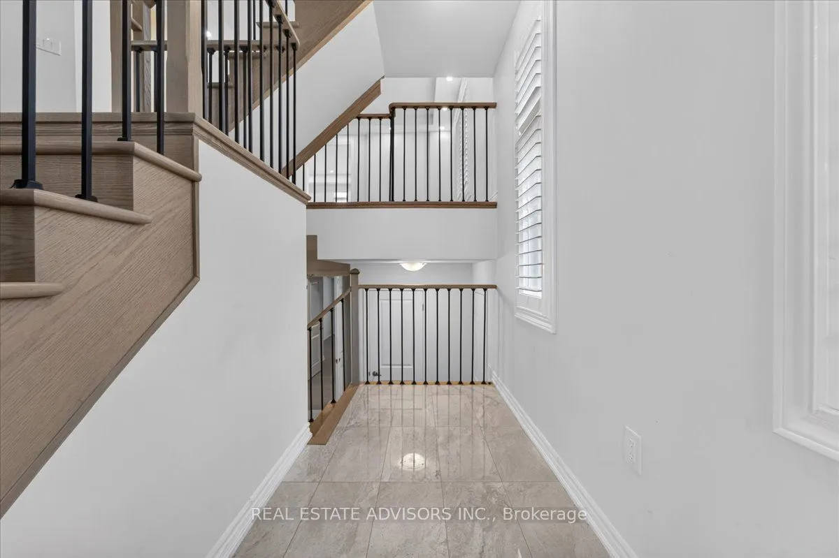 574 Queen Mary Drive