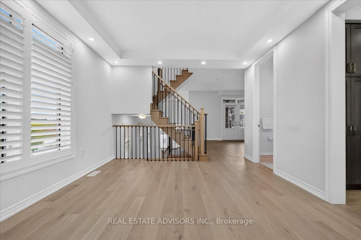 574 Queen Mary Drive