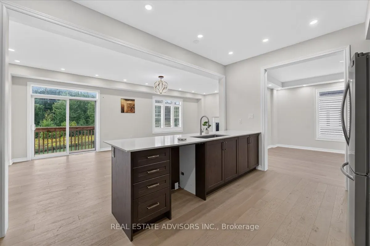 574 Queen Mary Drive