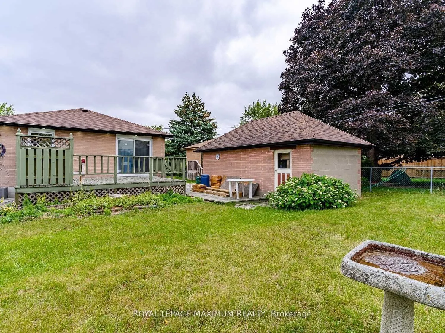 8 Lawrence Crescent #Upper Level