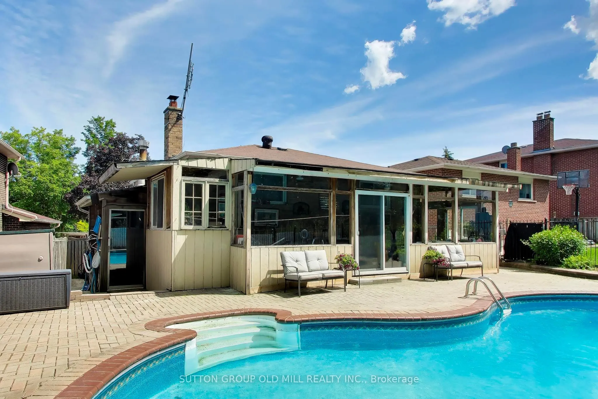 251 Chalfield Lane