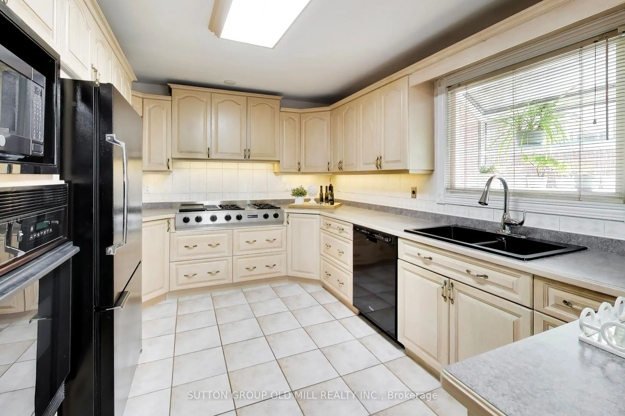 251 Chalfield Lane