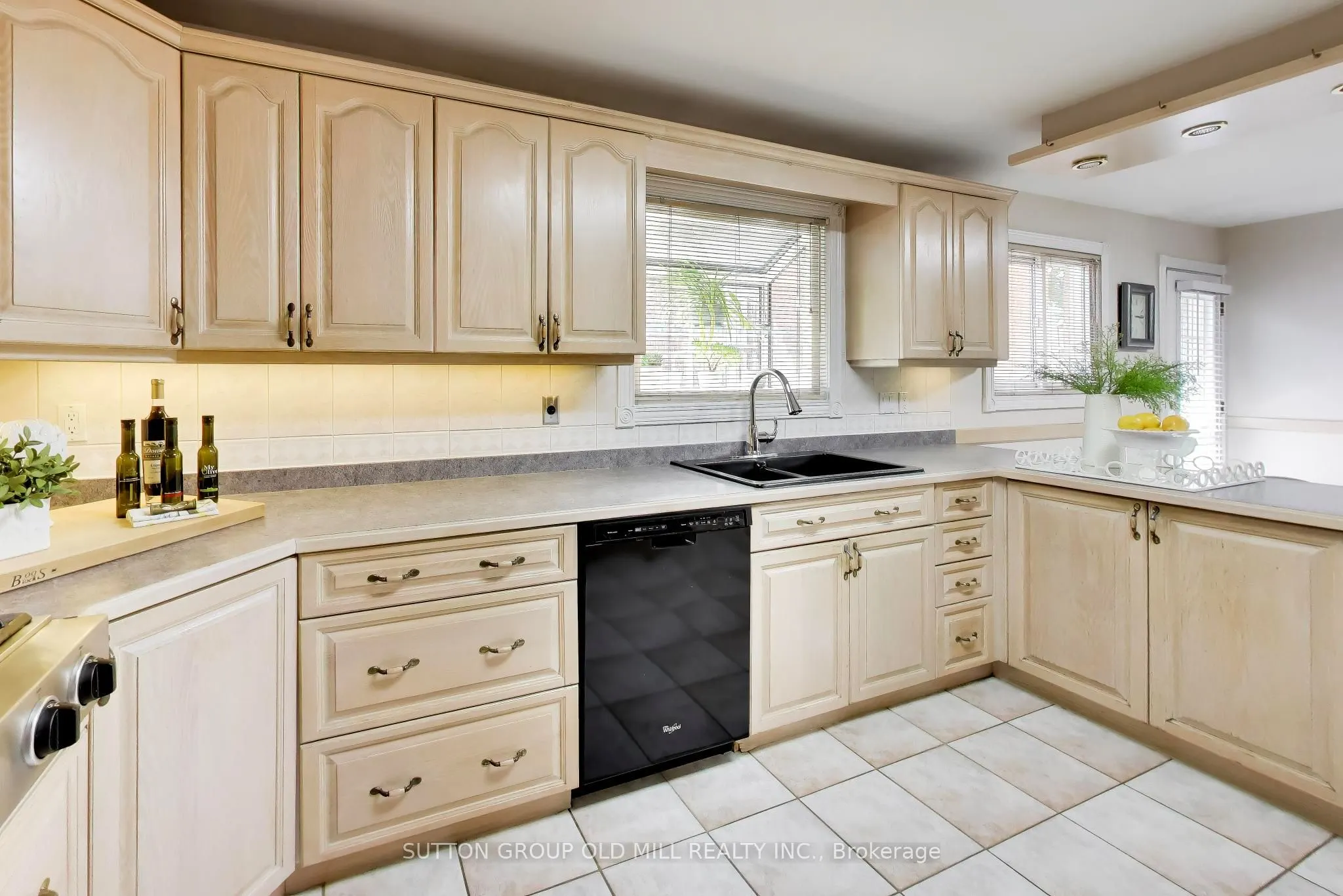 251 Chalfield Lane