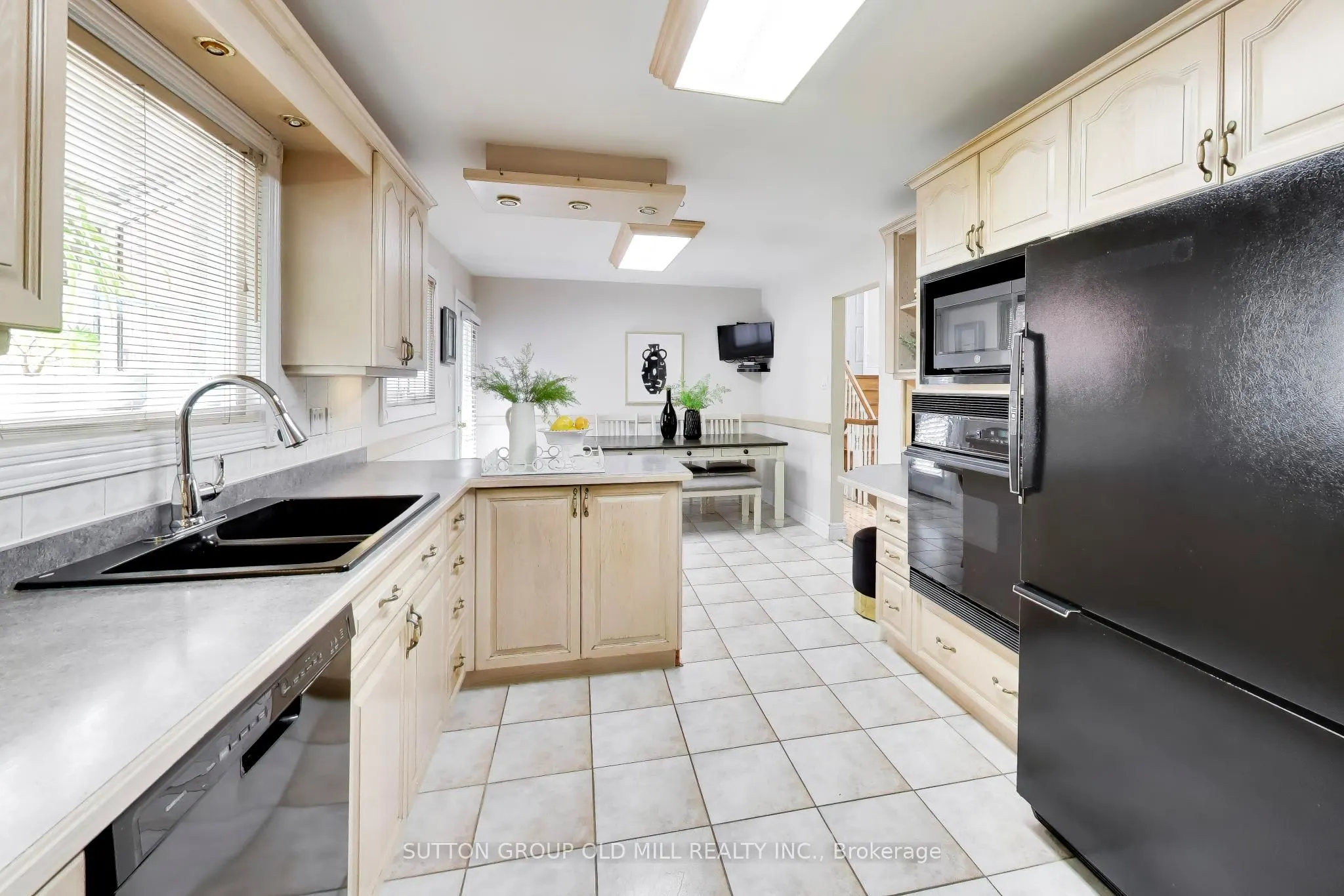 251 Chalfield Lane