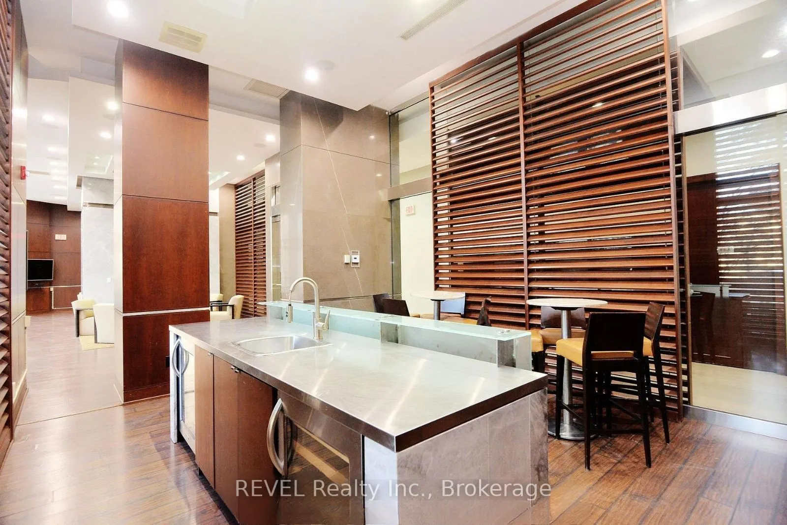 330 Burnhamthorpe Road W #2609