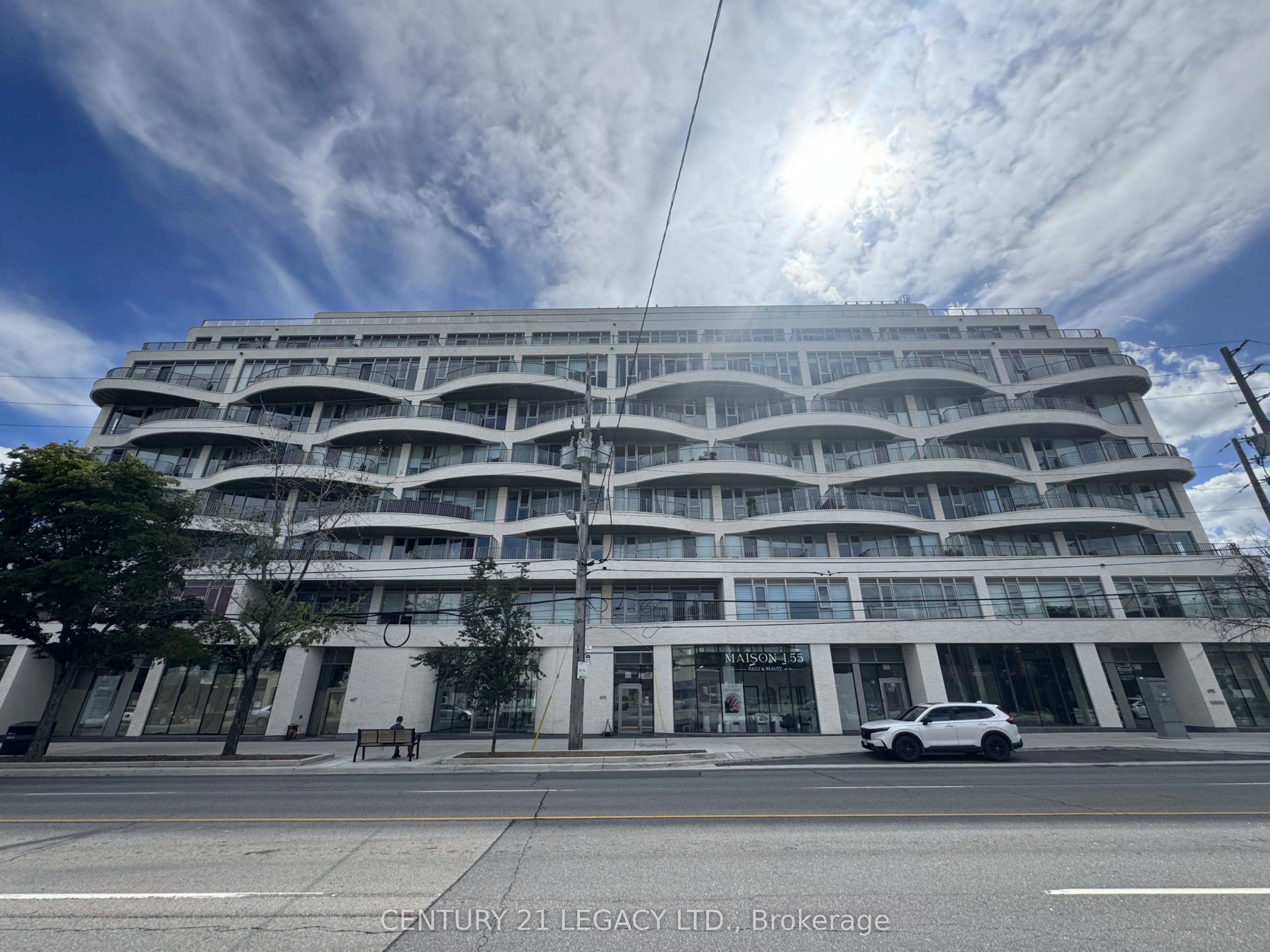 693B The Queensway