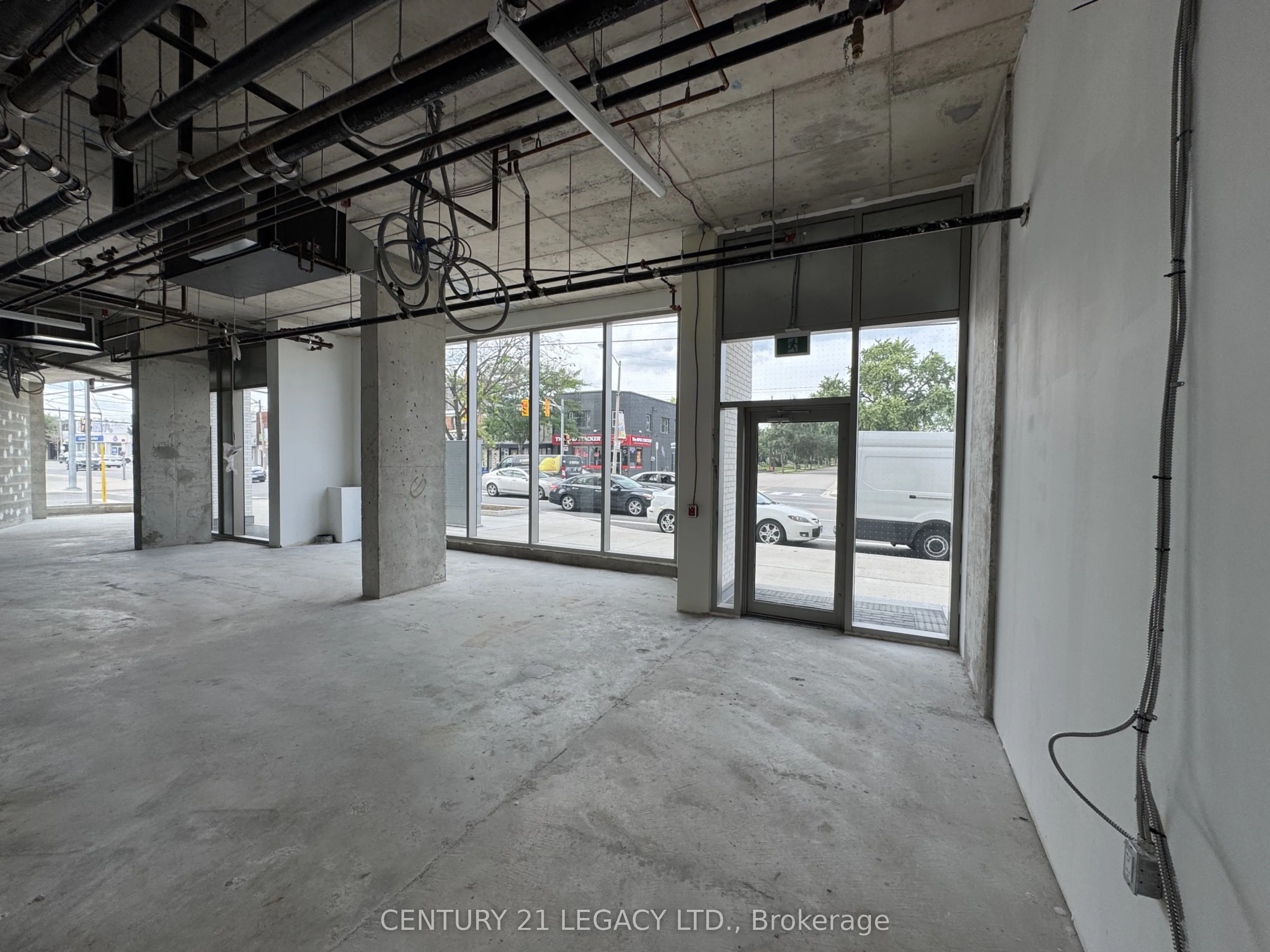 693B The Queensway