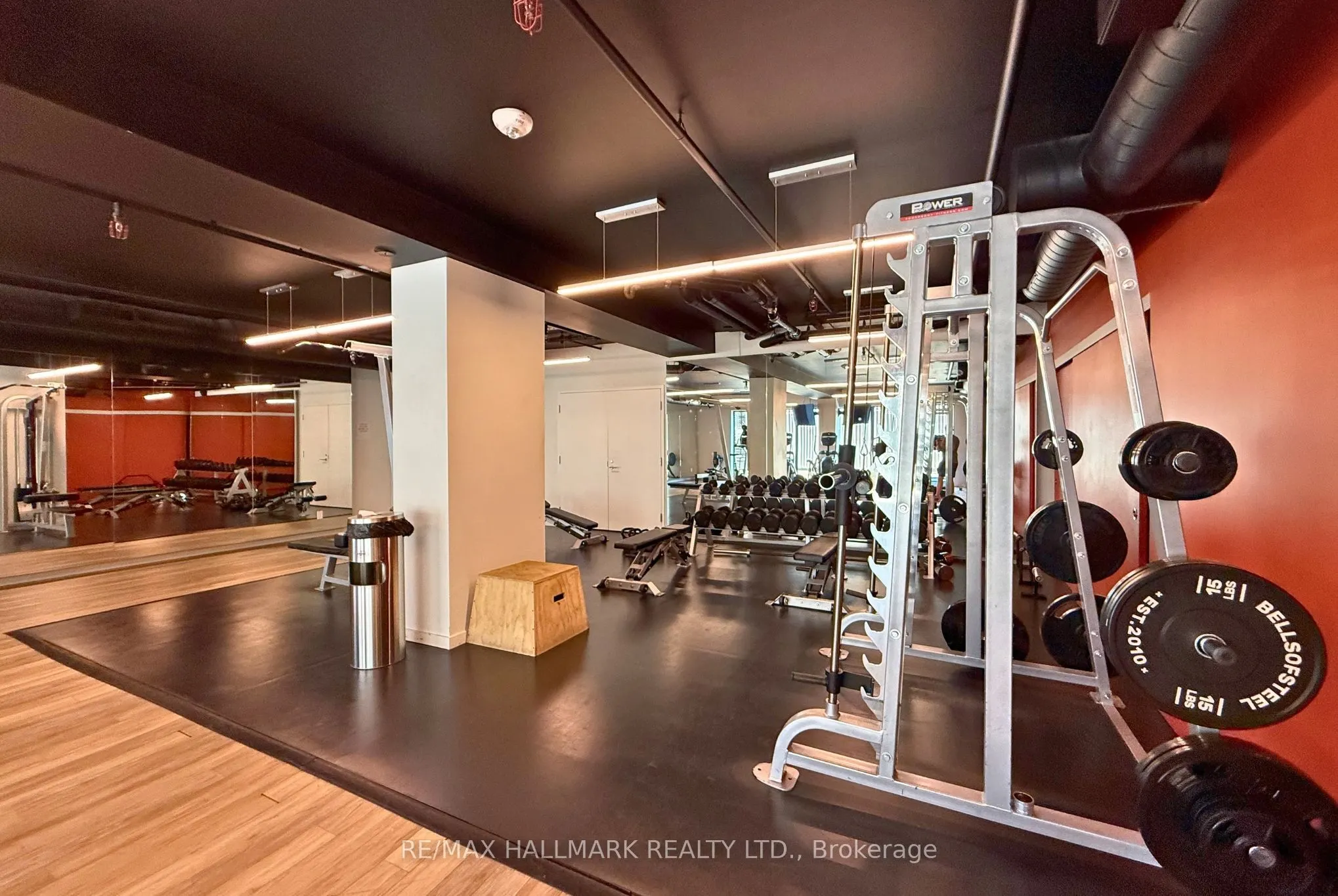383 Sorauren Avenue #313