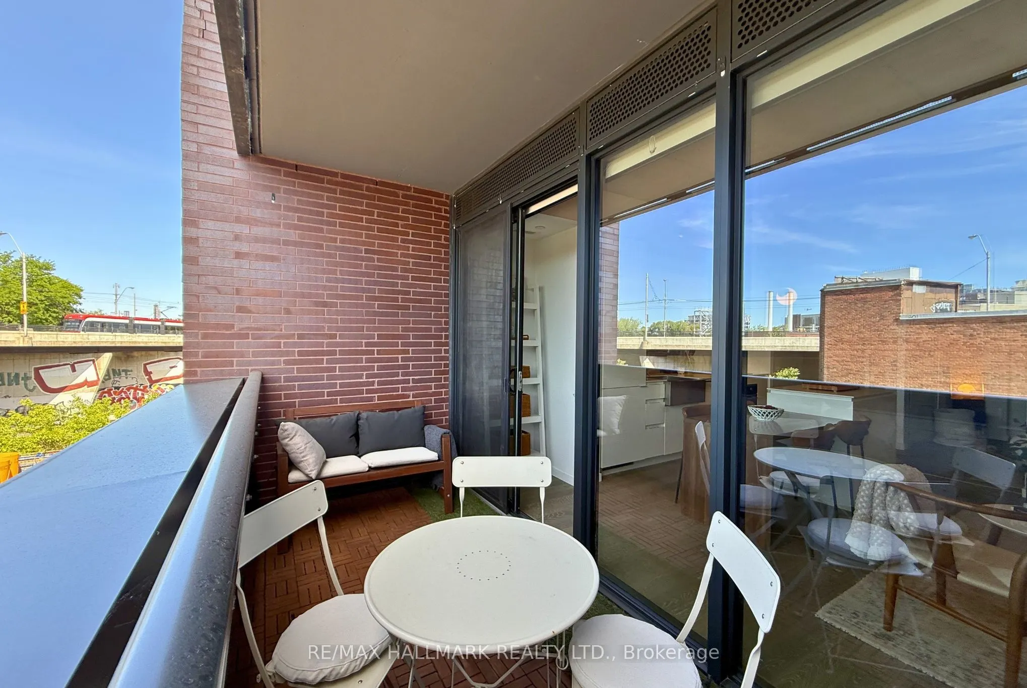 383 Sorauren Avenue #313