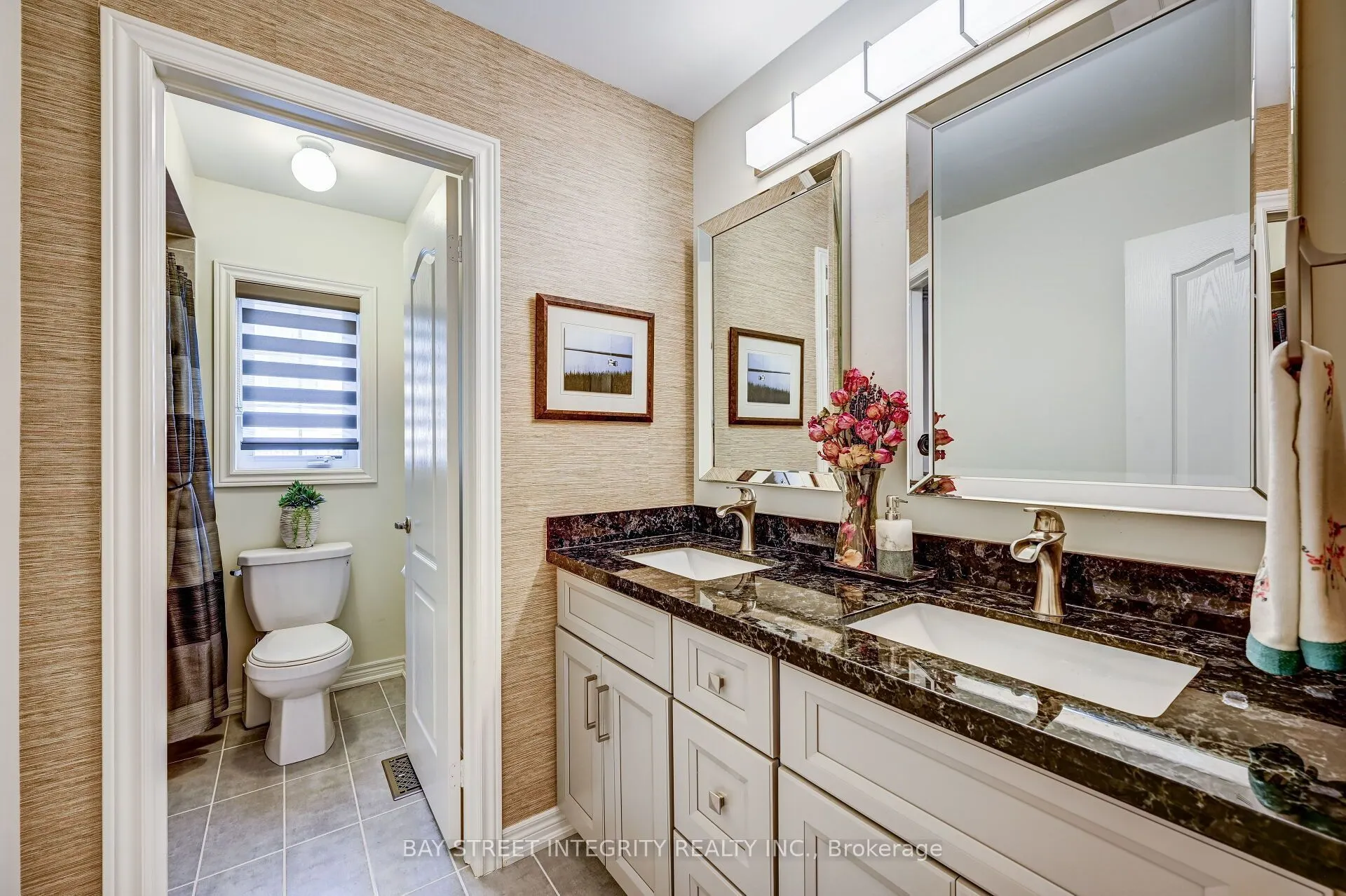 537 Stream Crescent