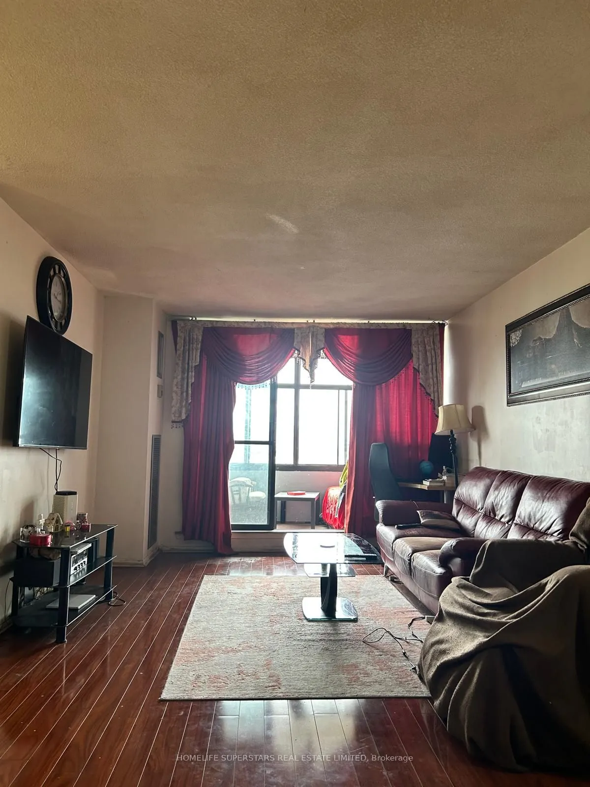 15 Kensington Road #1410