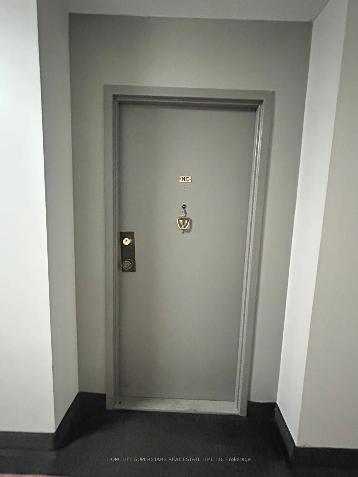 15 Kensington Road #1410