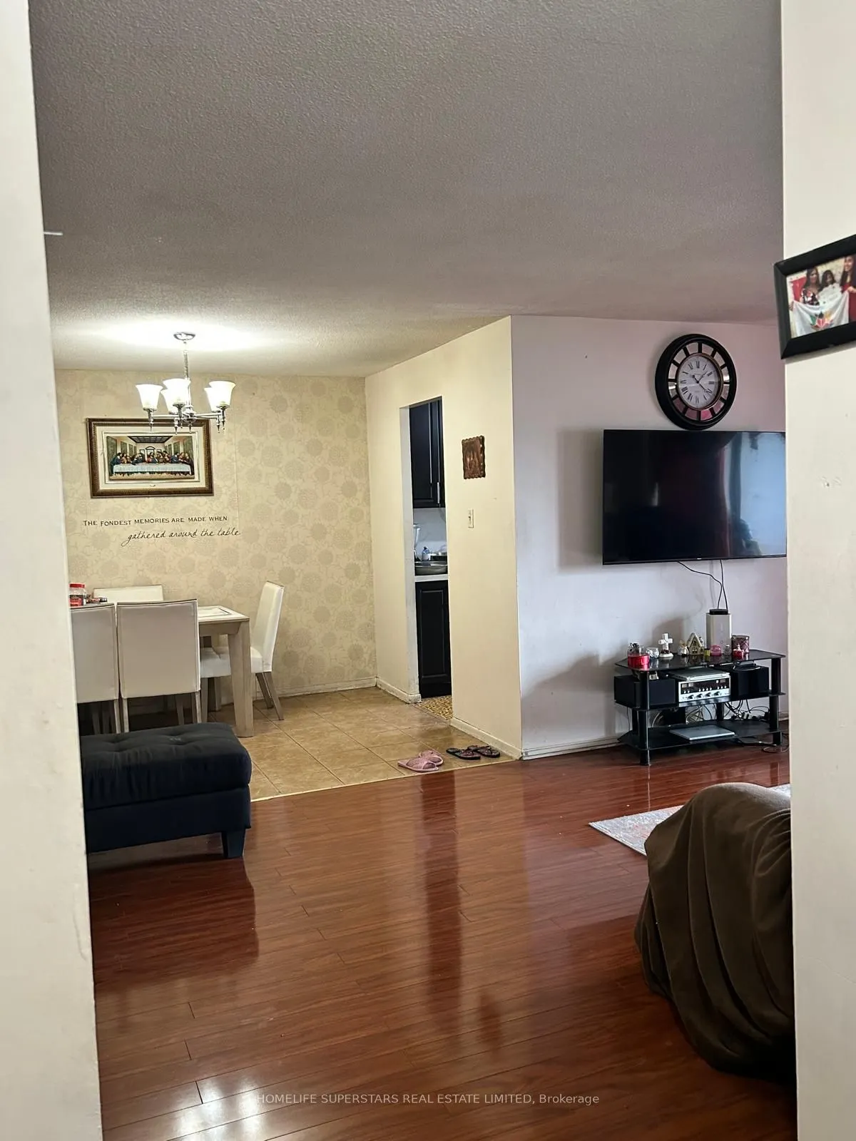15 Kensington Road #1410