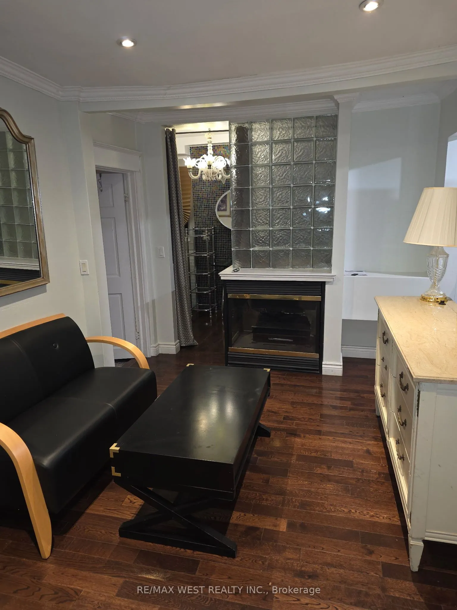 87 Medland Crescent #2