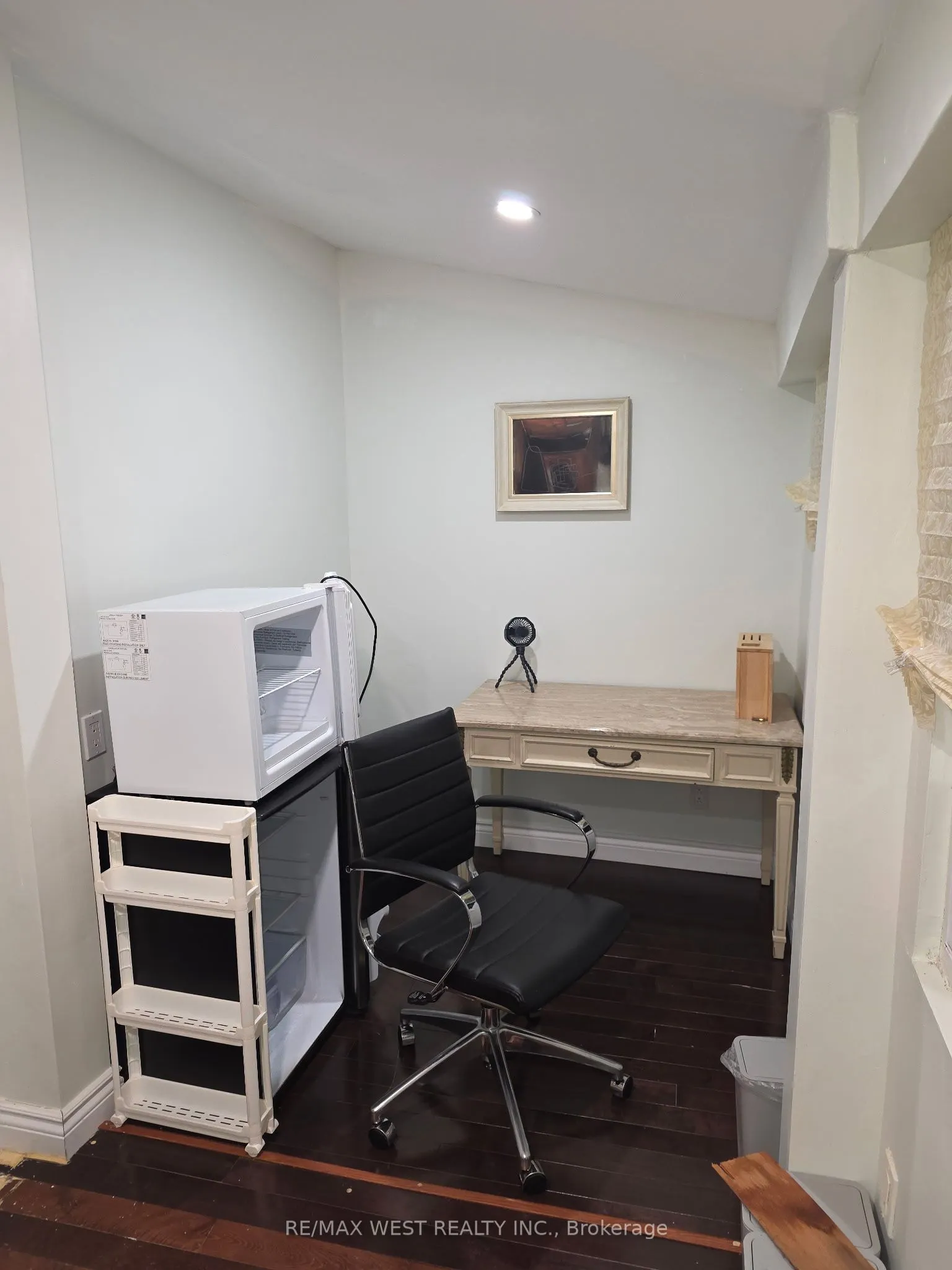 87 Medland Crescent #2