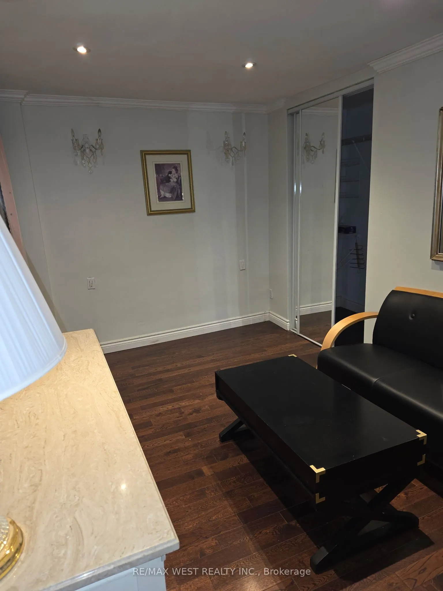 87 Medland Crescent #2