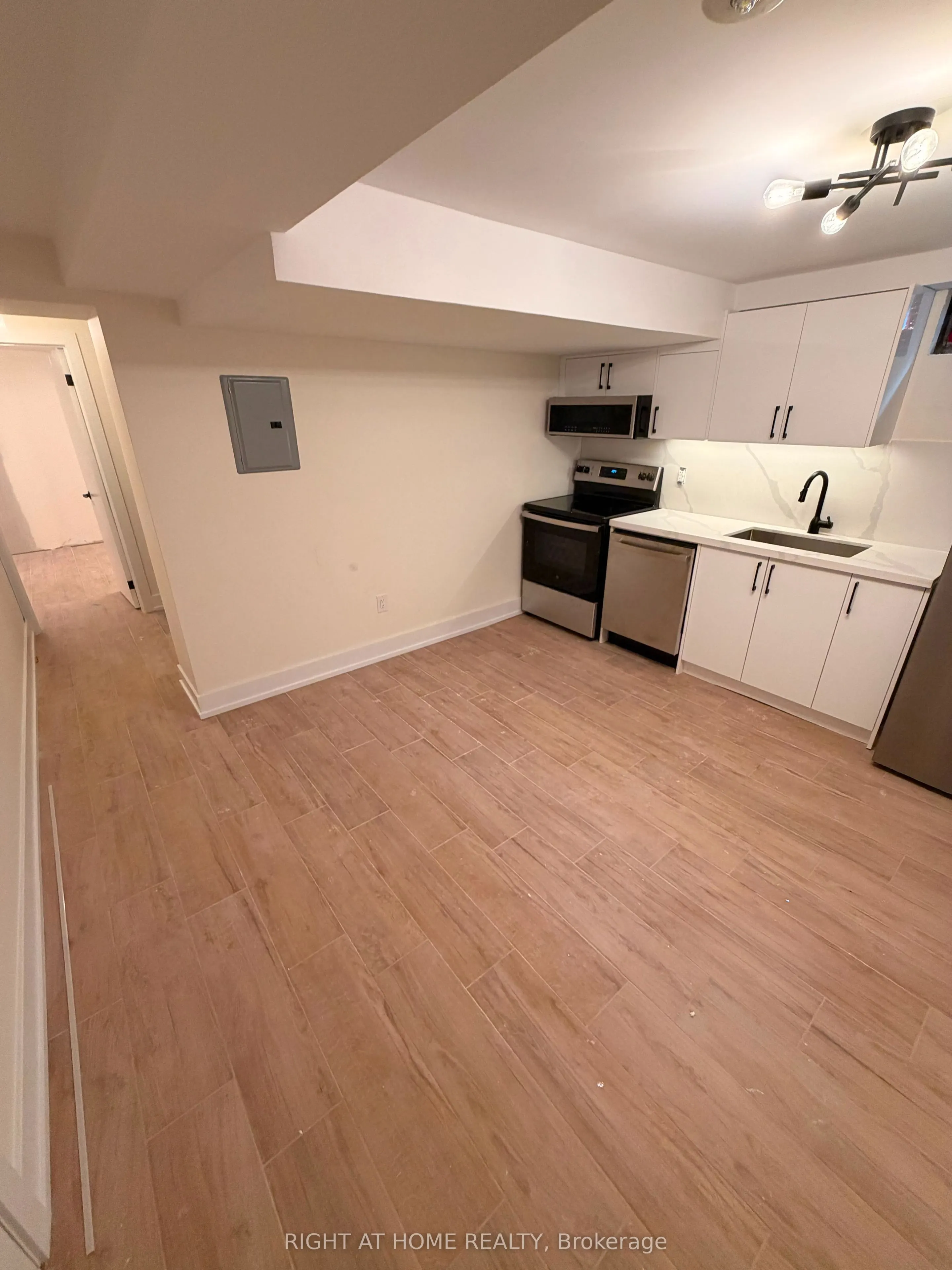 3384 Lake Shore Boulevard W #B