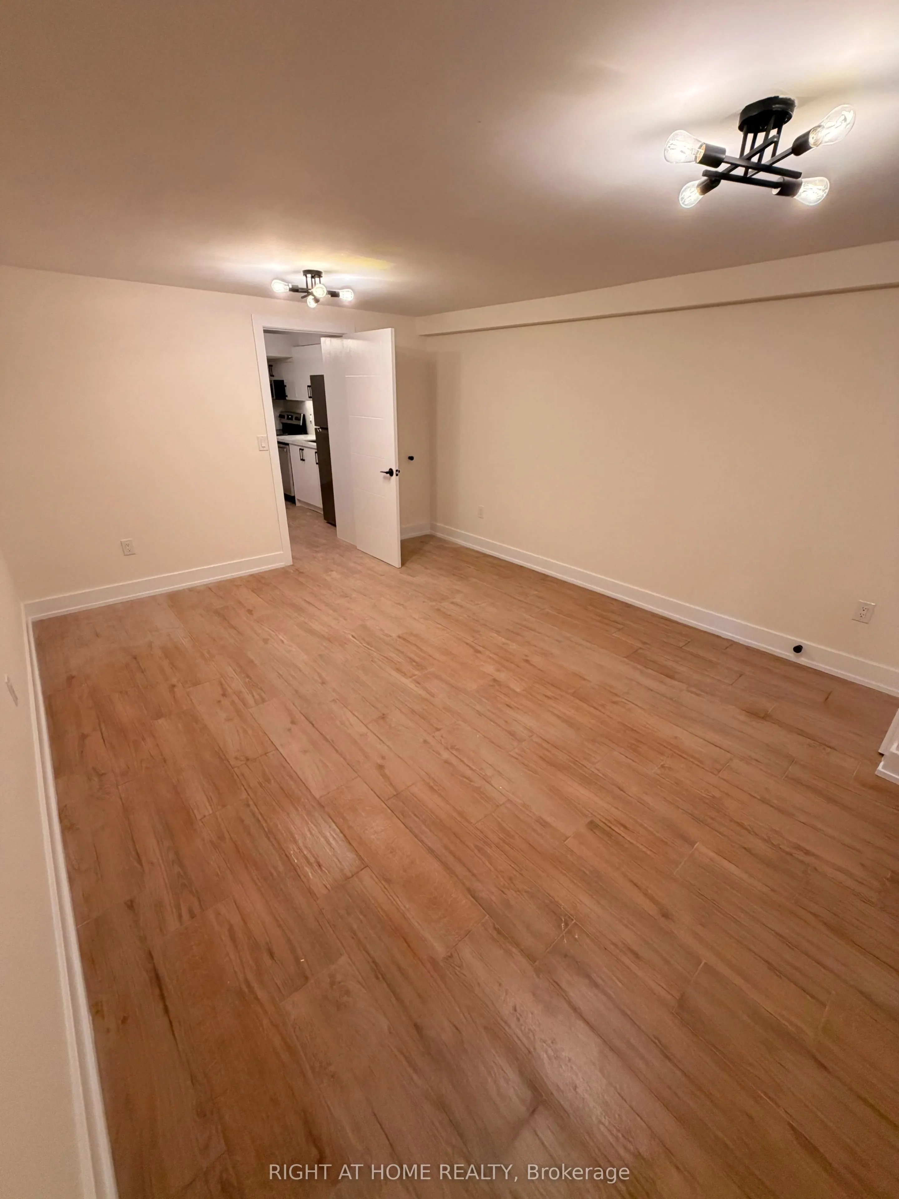 3384 Lake Shore Boulevard W #B