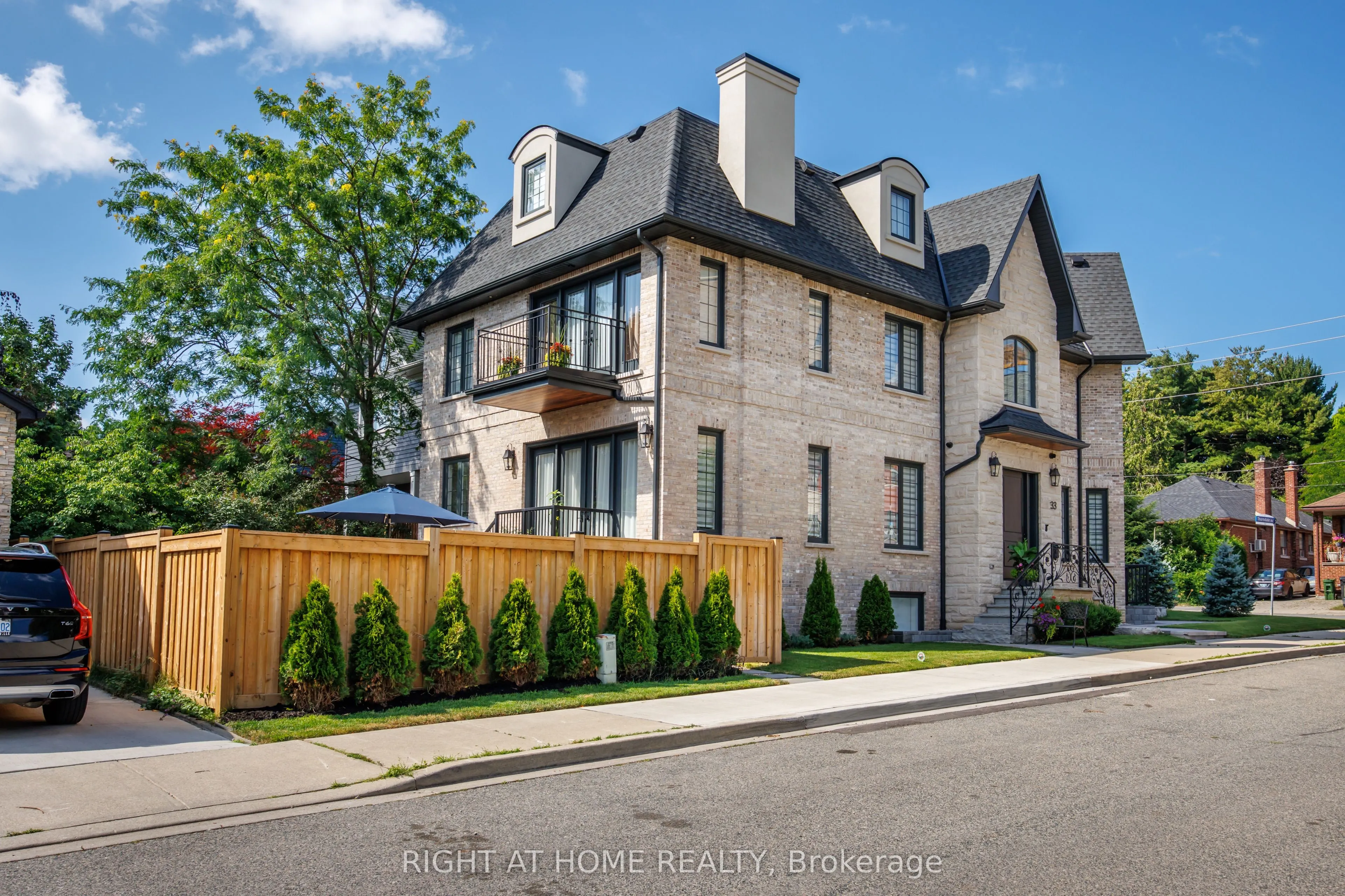 33 Thorndale Avenue