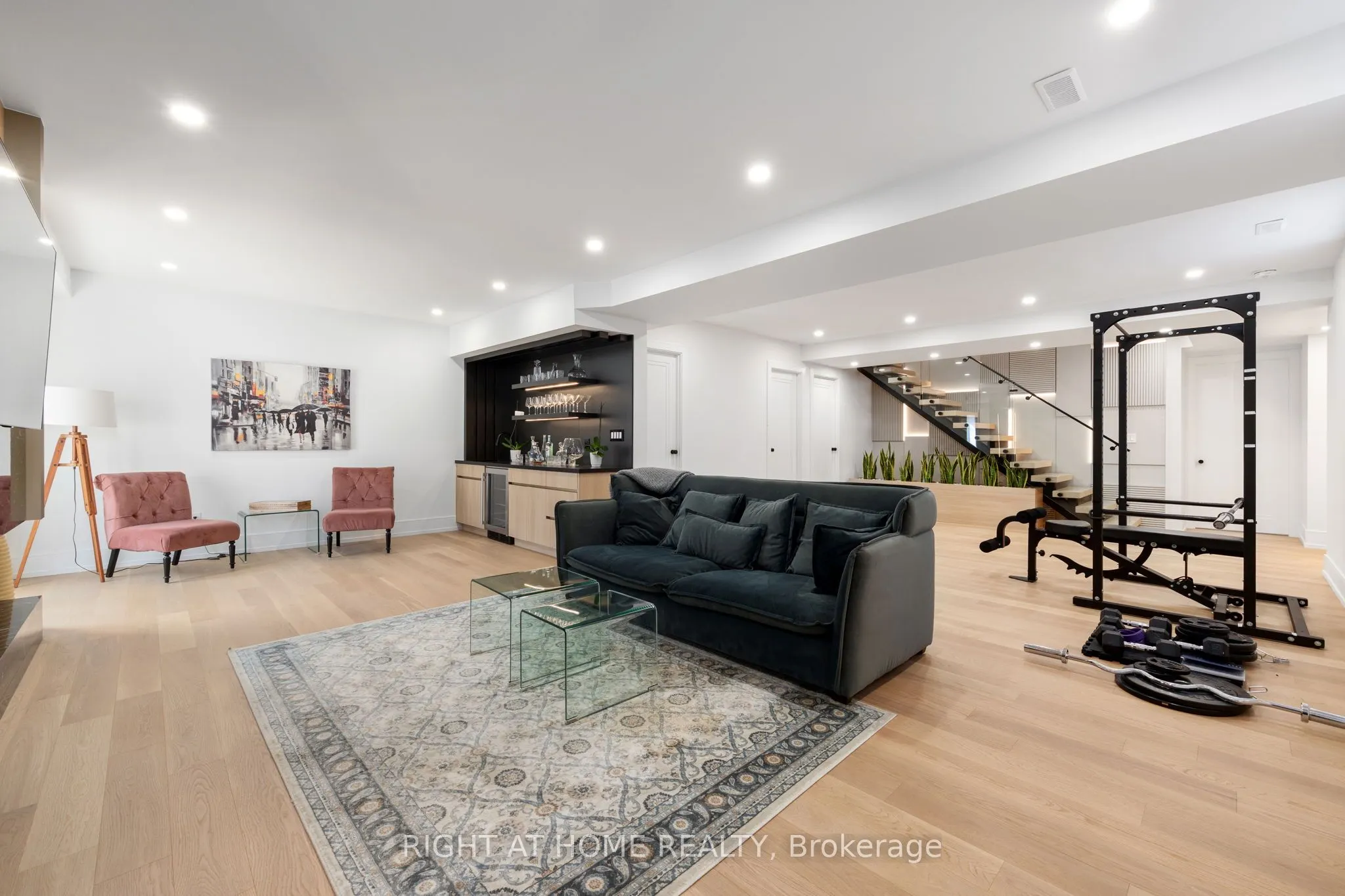 33 Thorndale Avenue