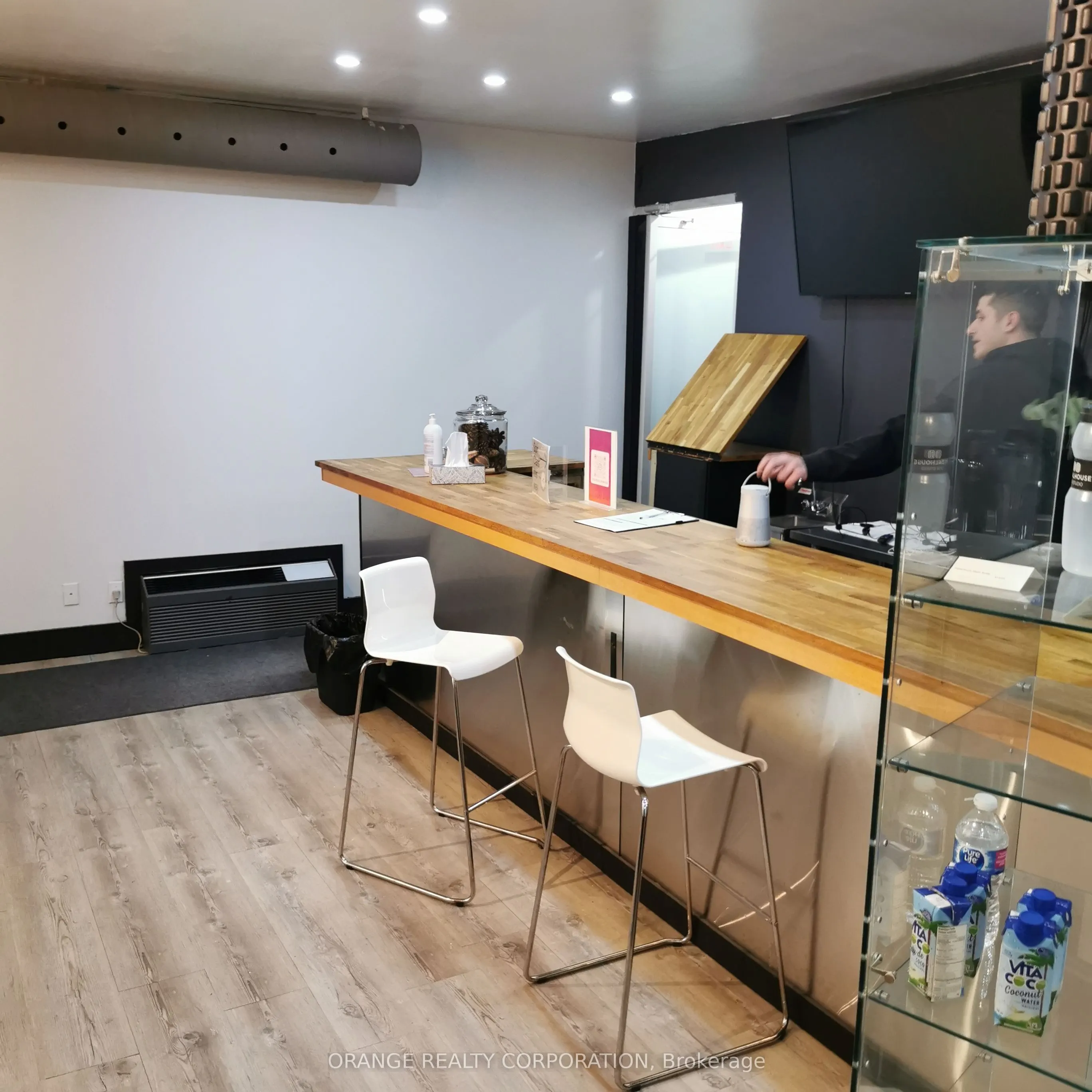 3301 lake shore Boulevard W #101