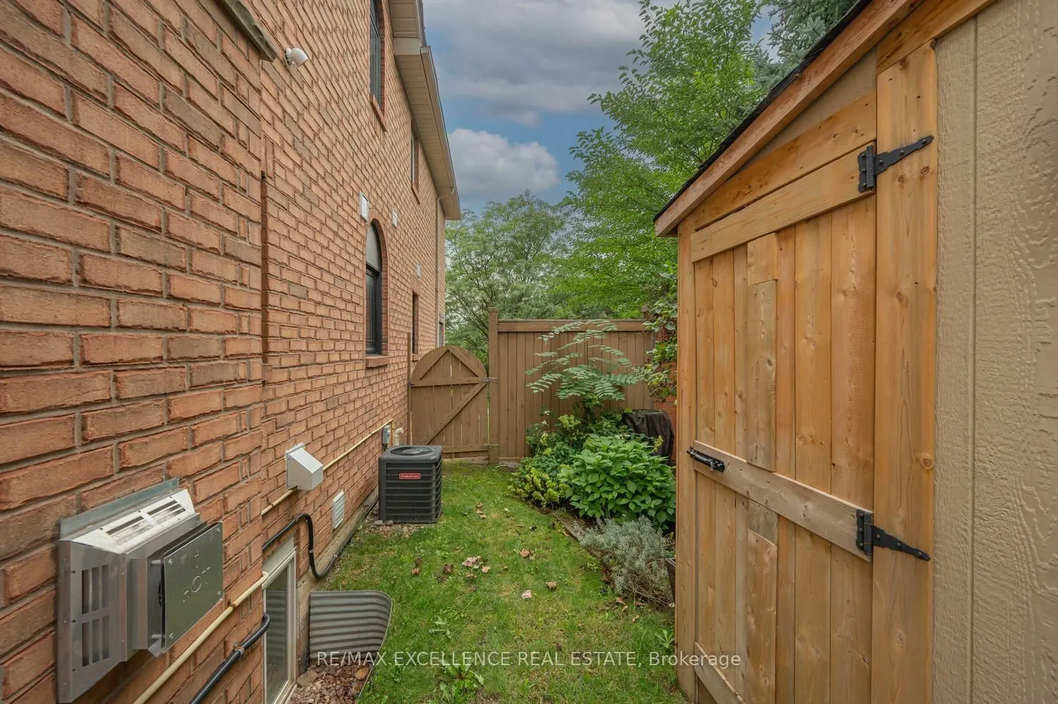 20 Manett Crescent