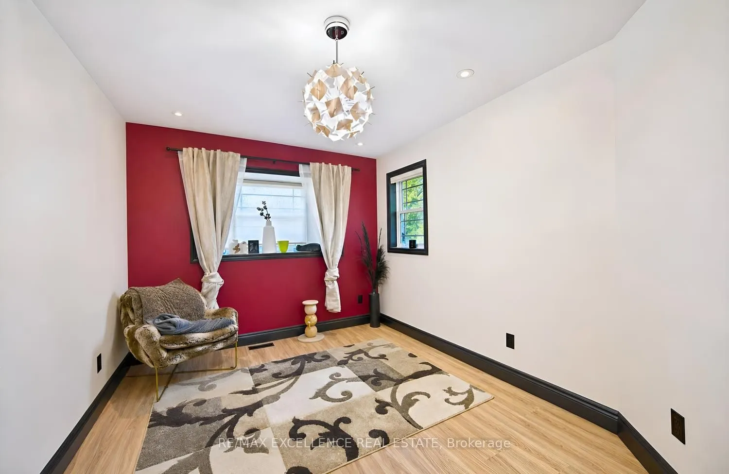 20 Manett Crescent