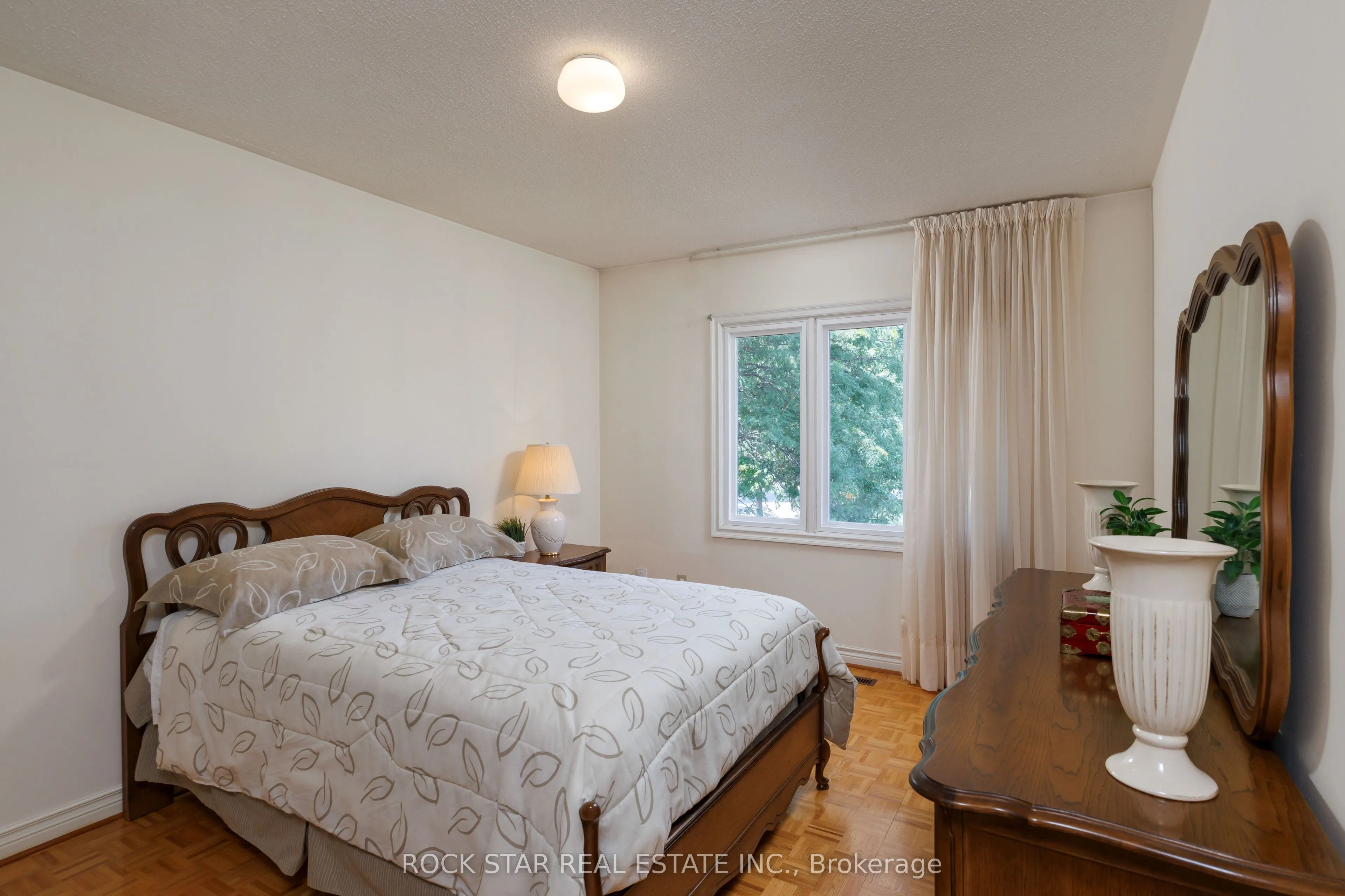 1807 Tattersall Way