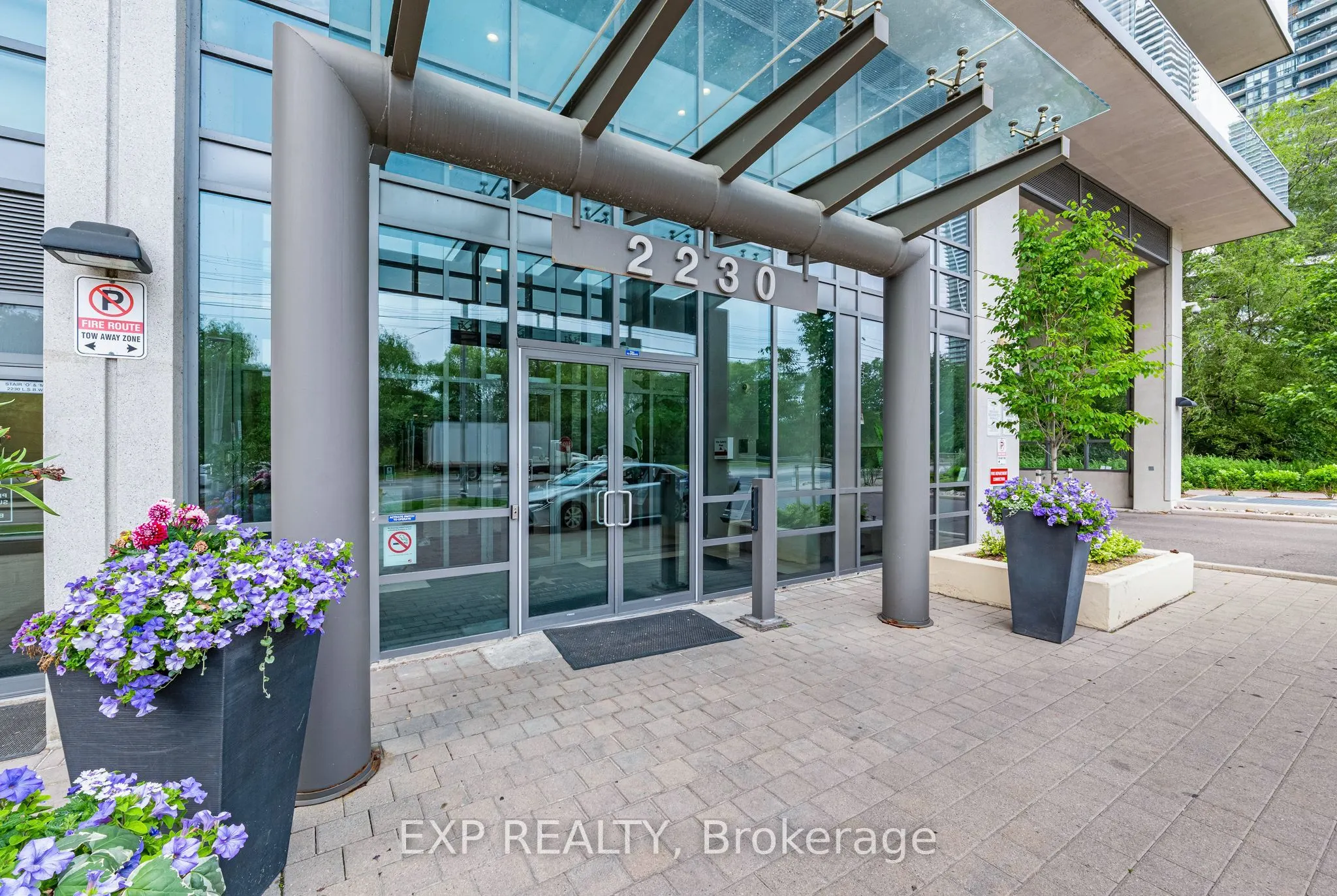 2230 Lake Shore Boulevard W #808