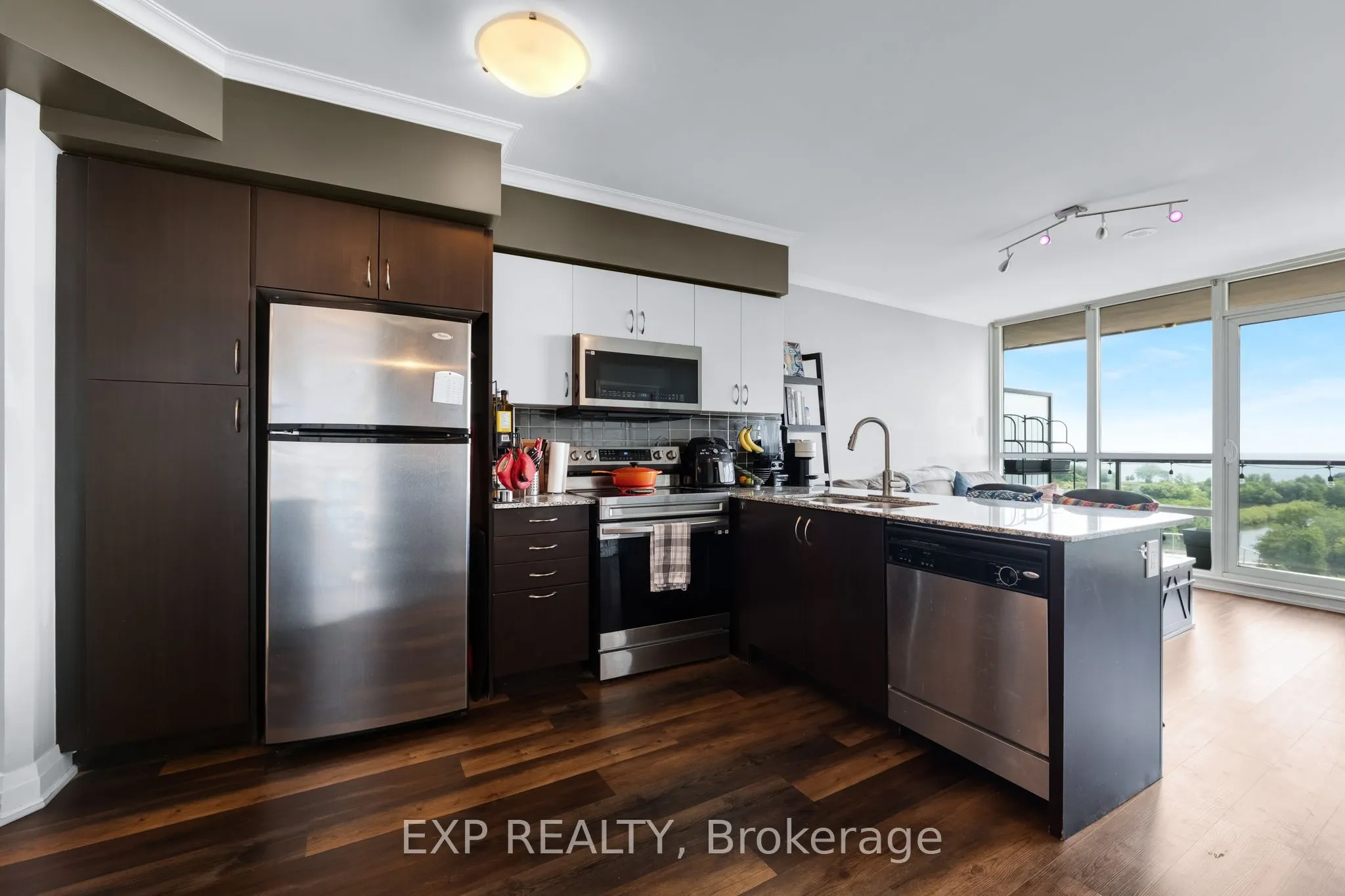 2230 Lake Shore Boulevard W #808