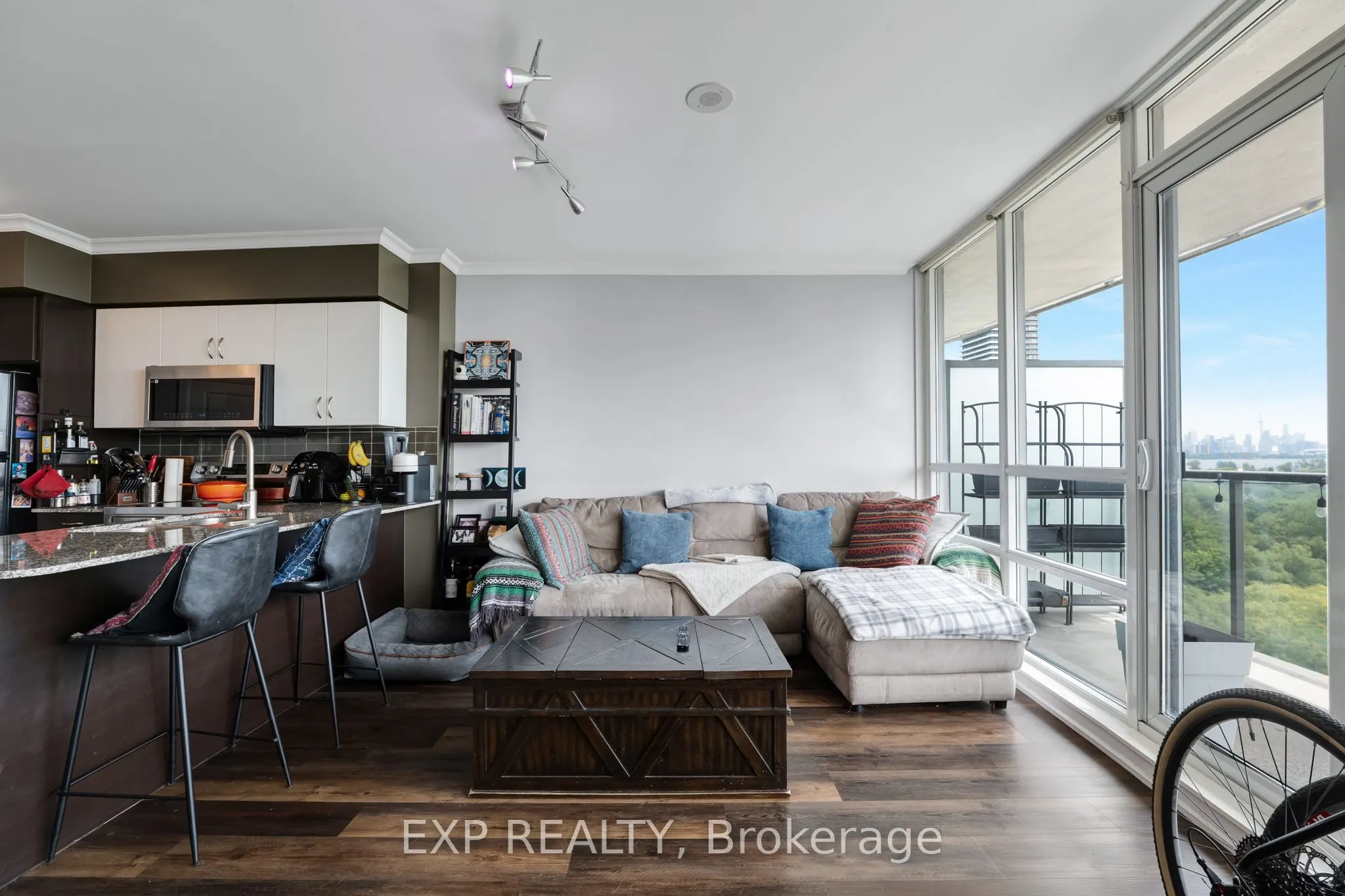 2230 Lake Shore Boulevard W #808