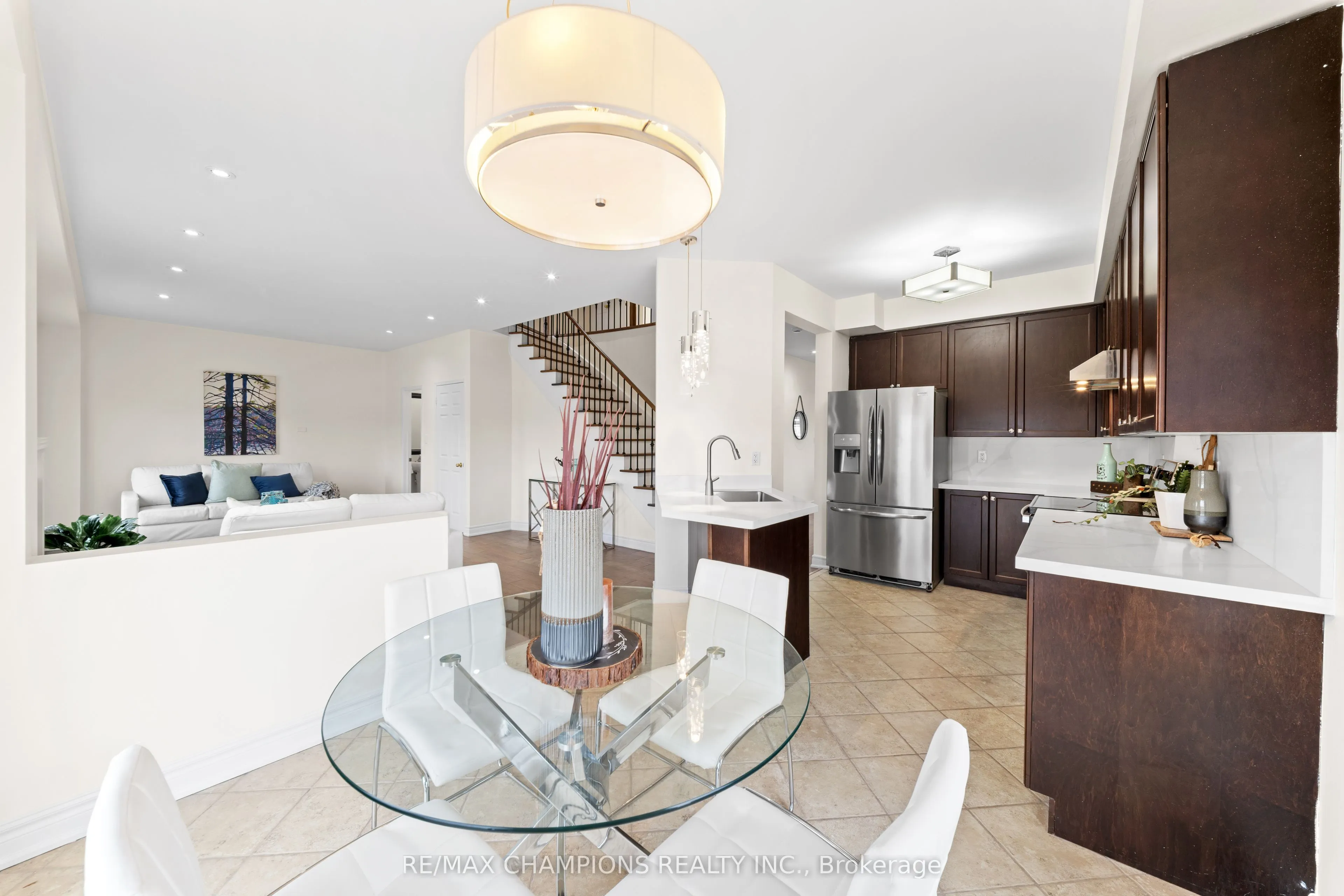 42 Abbotsbury Drive