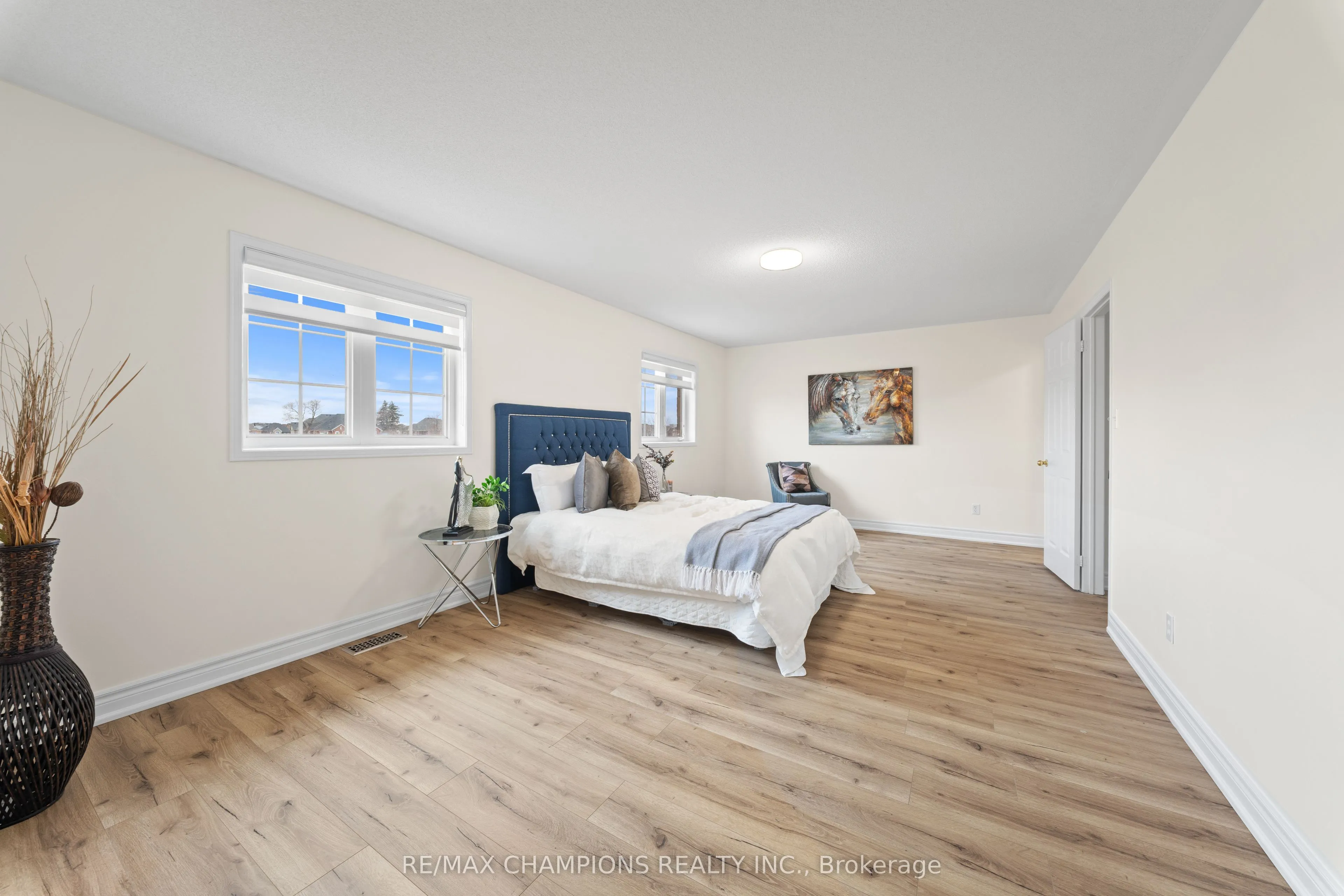 42 Abbotsbury Drive