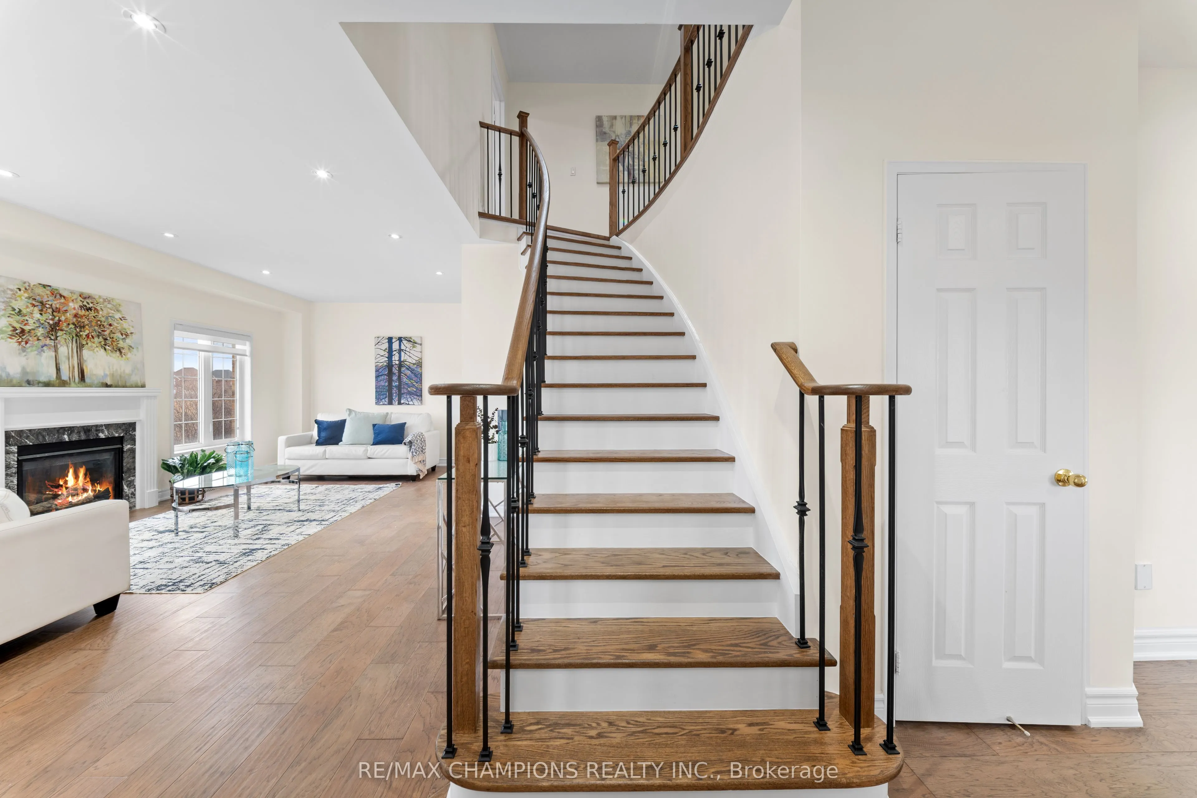 42 Abbotsbury Drive