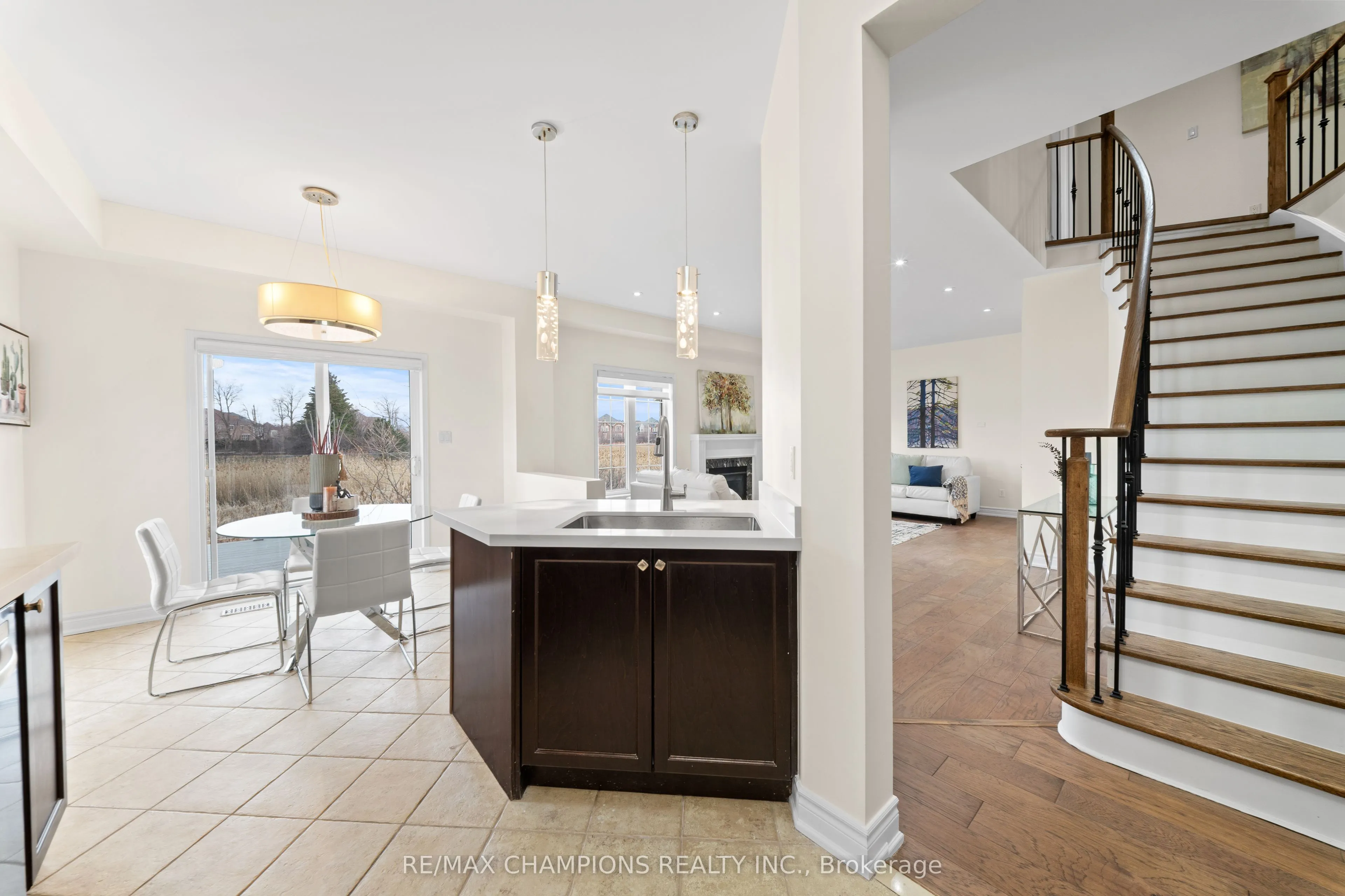 42 Abbotsbury Drive