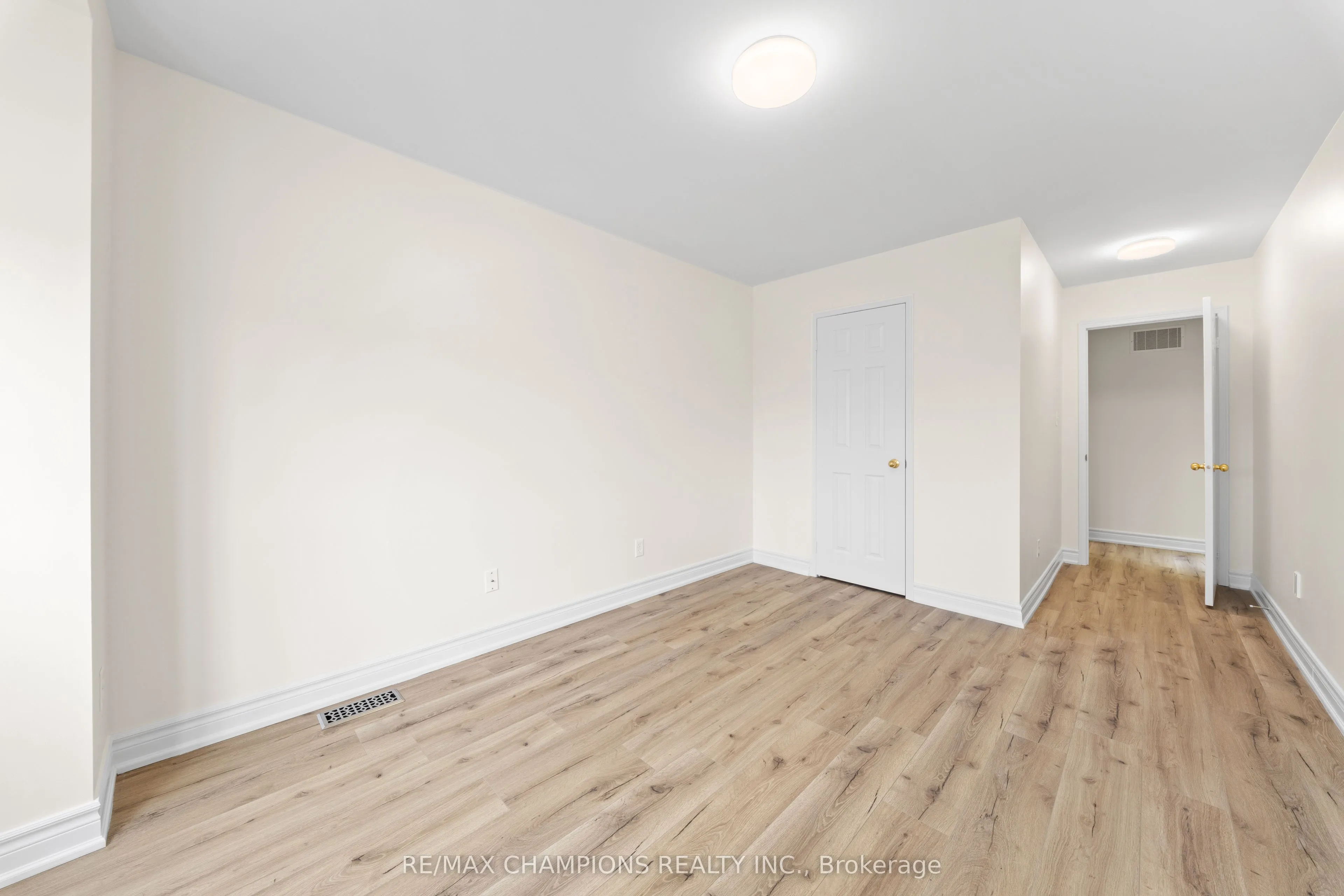 42 Abbotsbury Drive