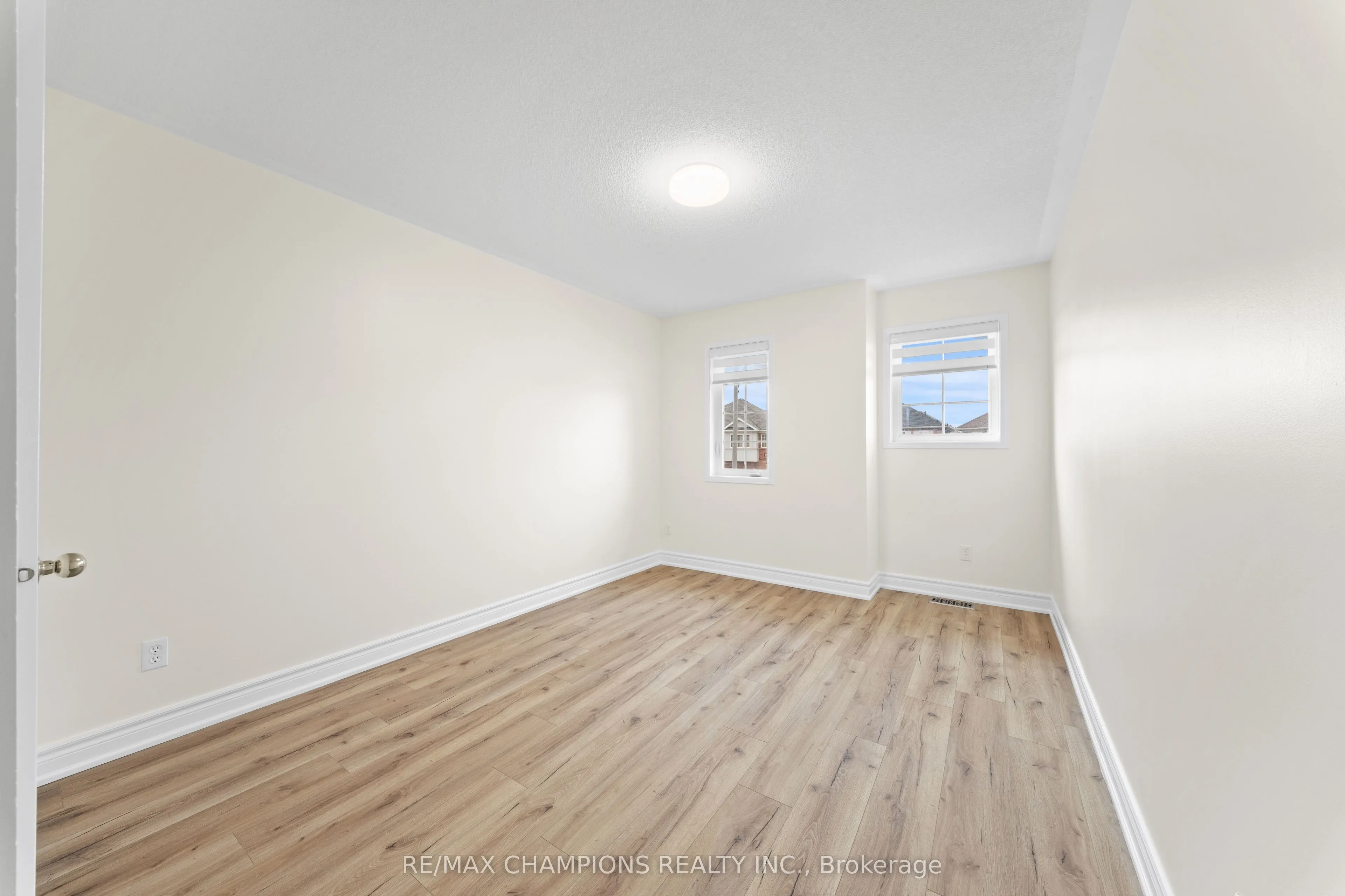 42 Abbotsbury Drive