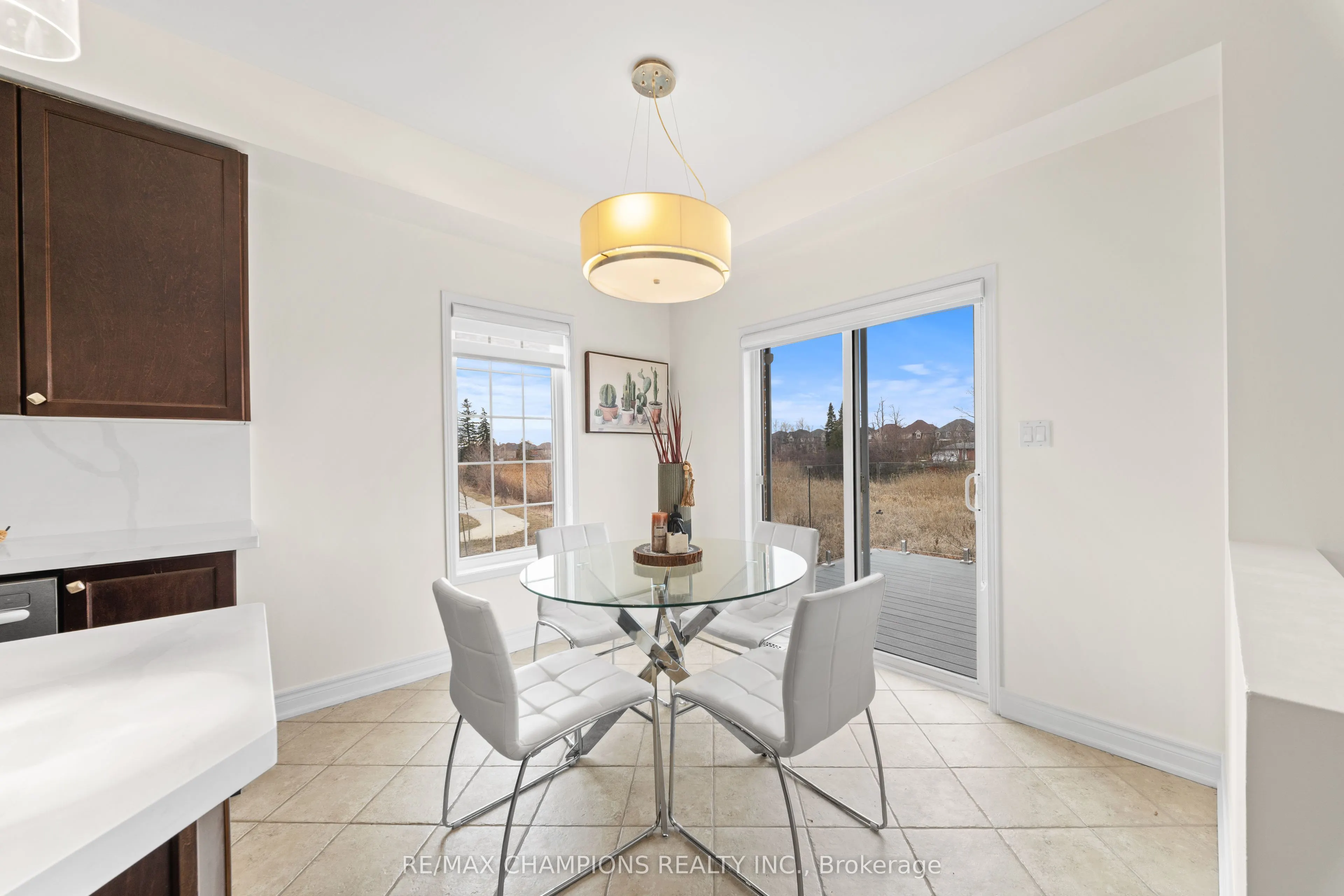 42 Abbotsbury Drive