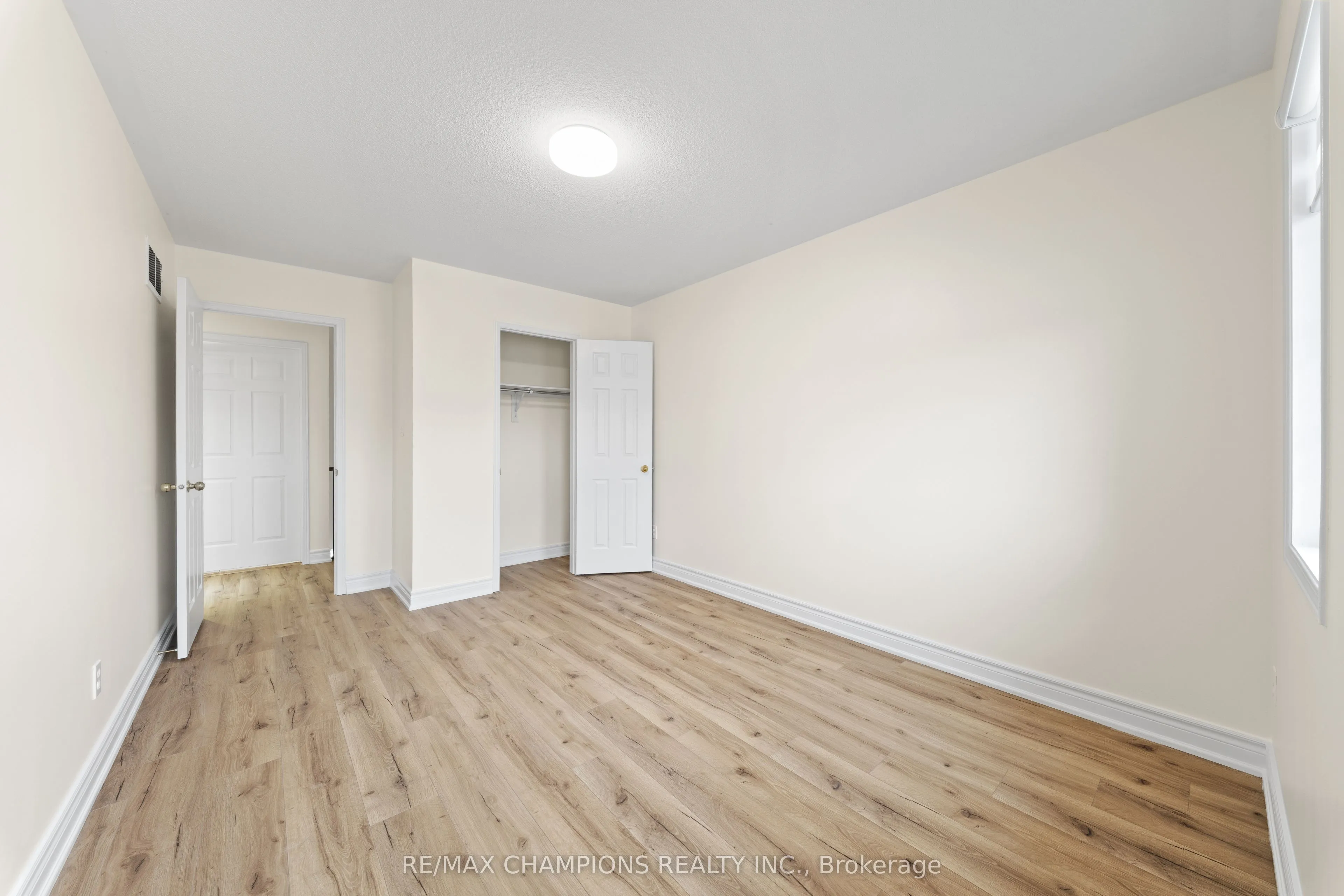 42 Abbotsbury Drive