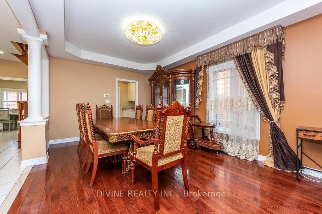 4911 Maxine Place