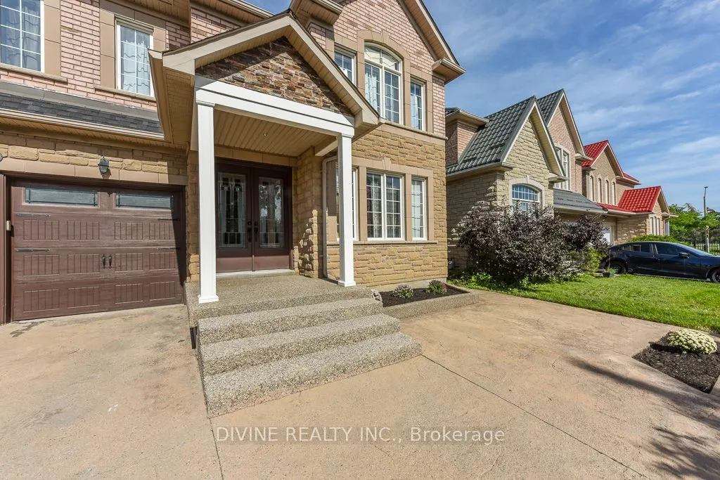 4911 Maxine Place